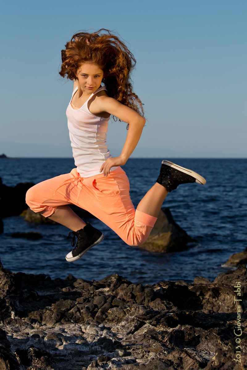 Suspended (between sky and sea)