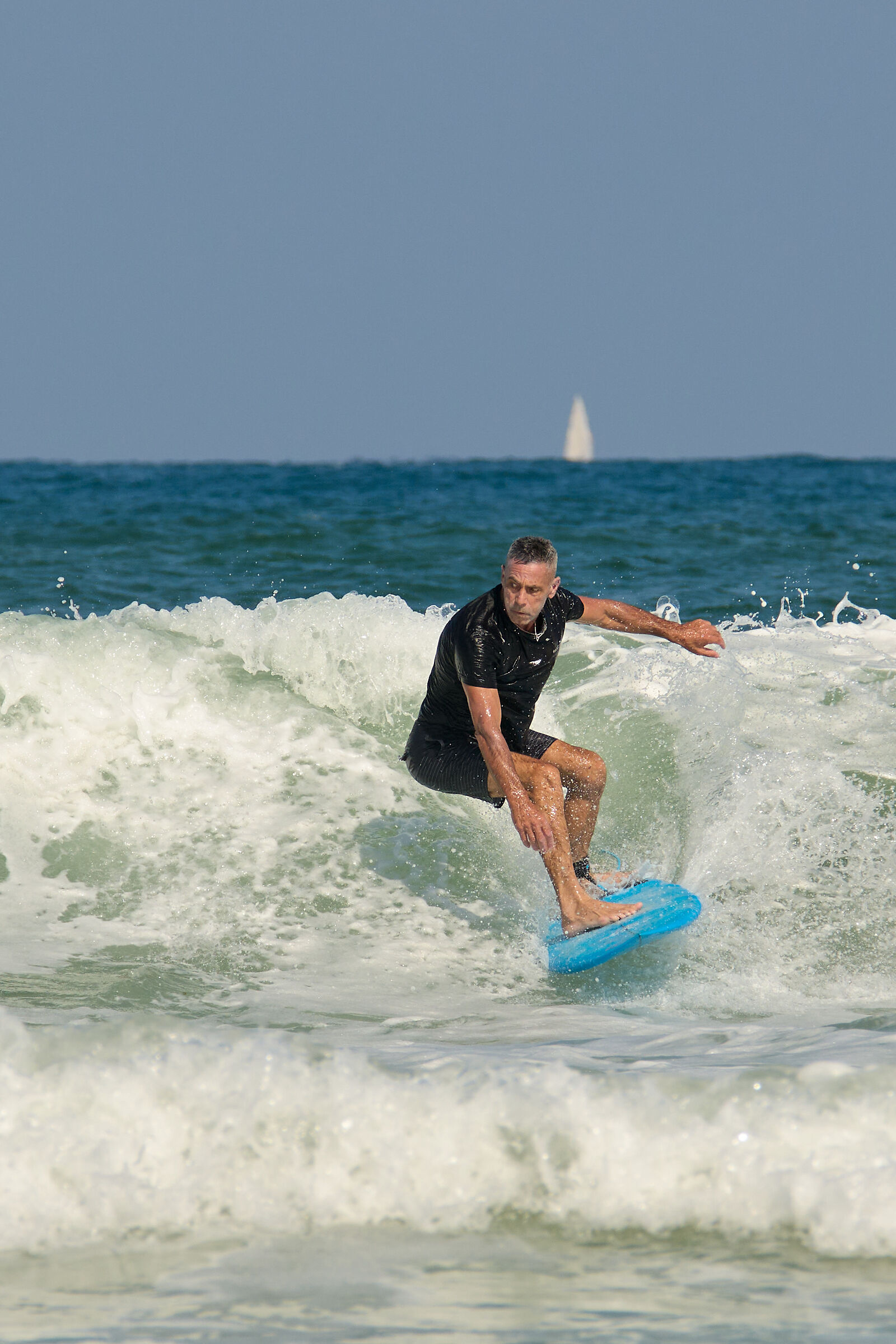 Mare e surfista 5