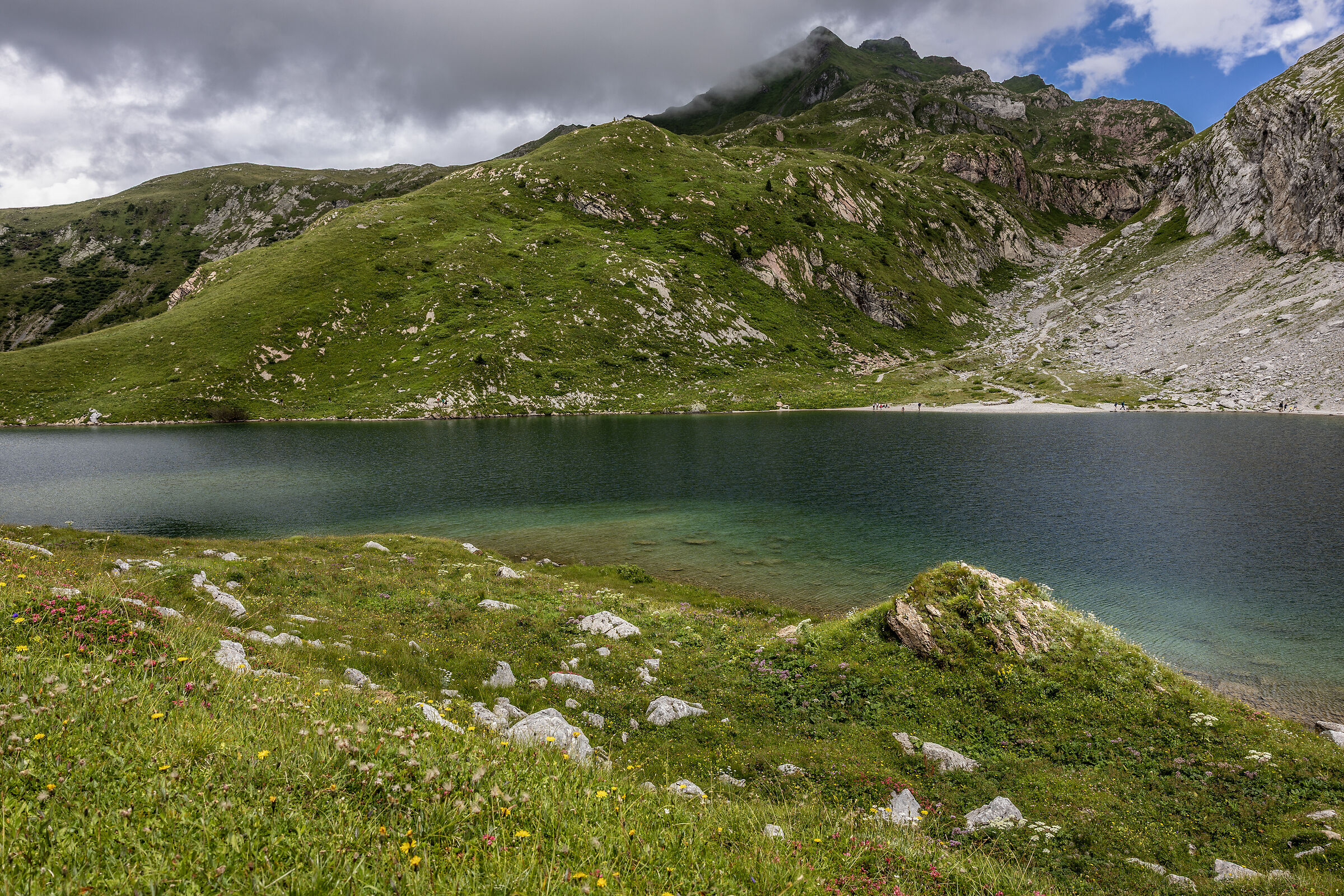 Lago di Volaia.
