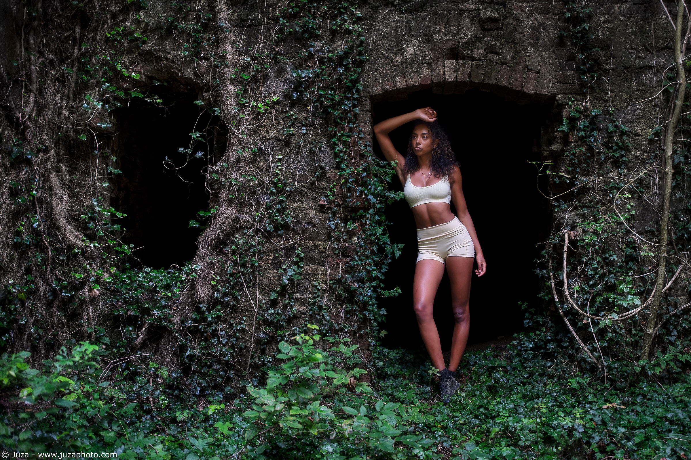 Miriam Nan - Le rovine circolari