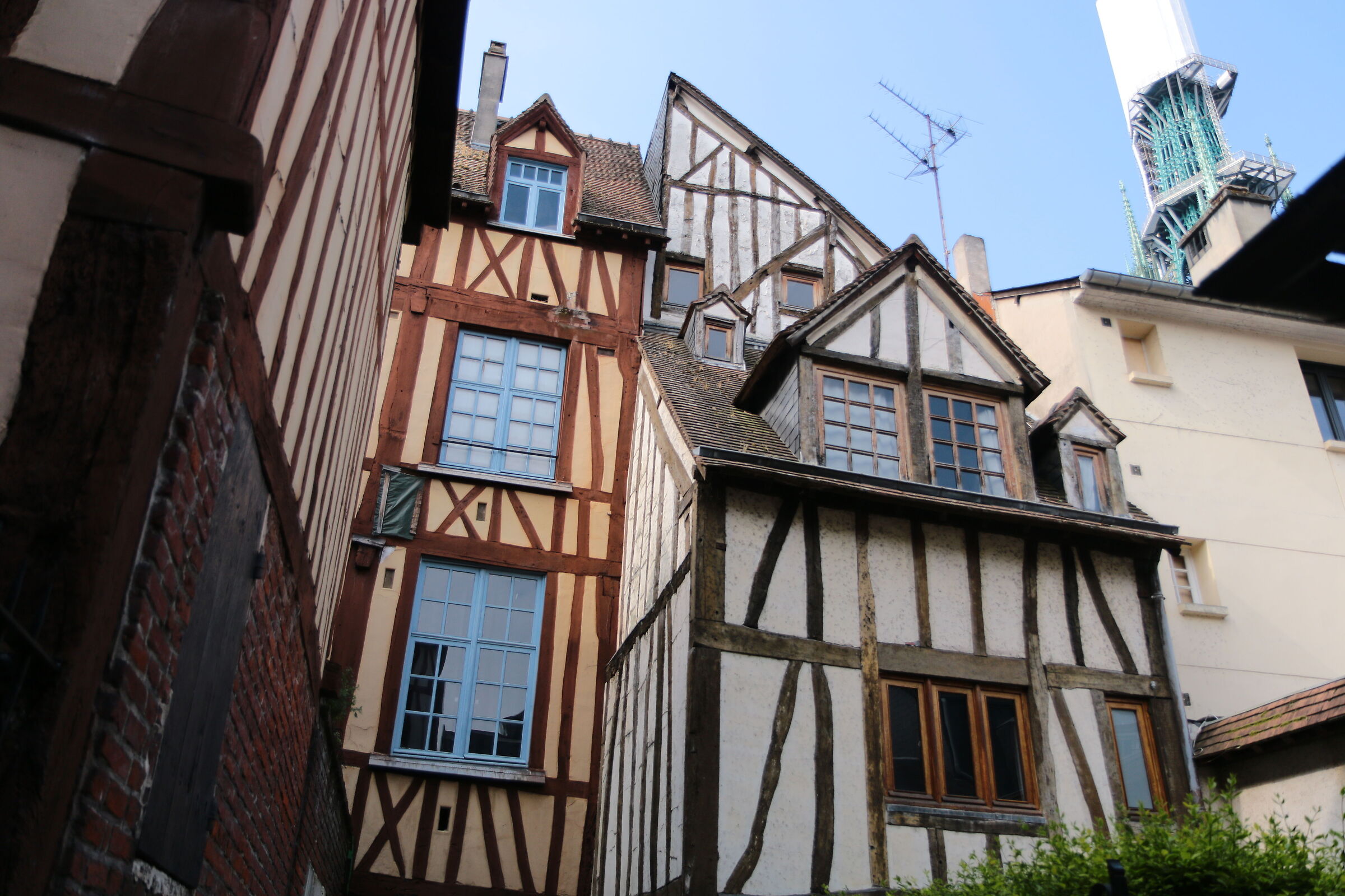 tipica architettura della citta di rouen francia