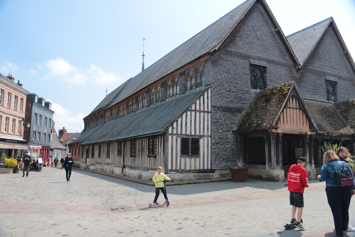 CHURCH OF THE CITY OF HONFLEOUR