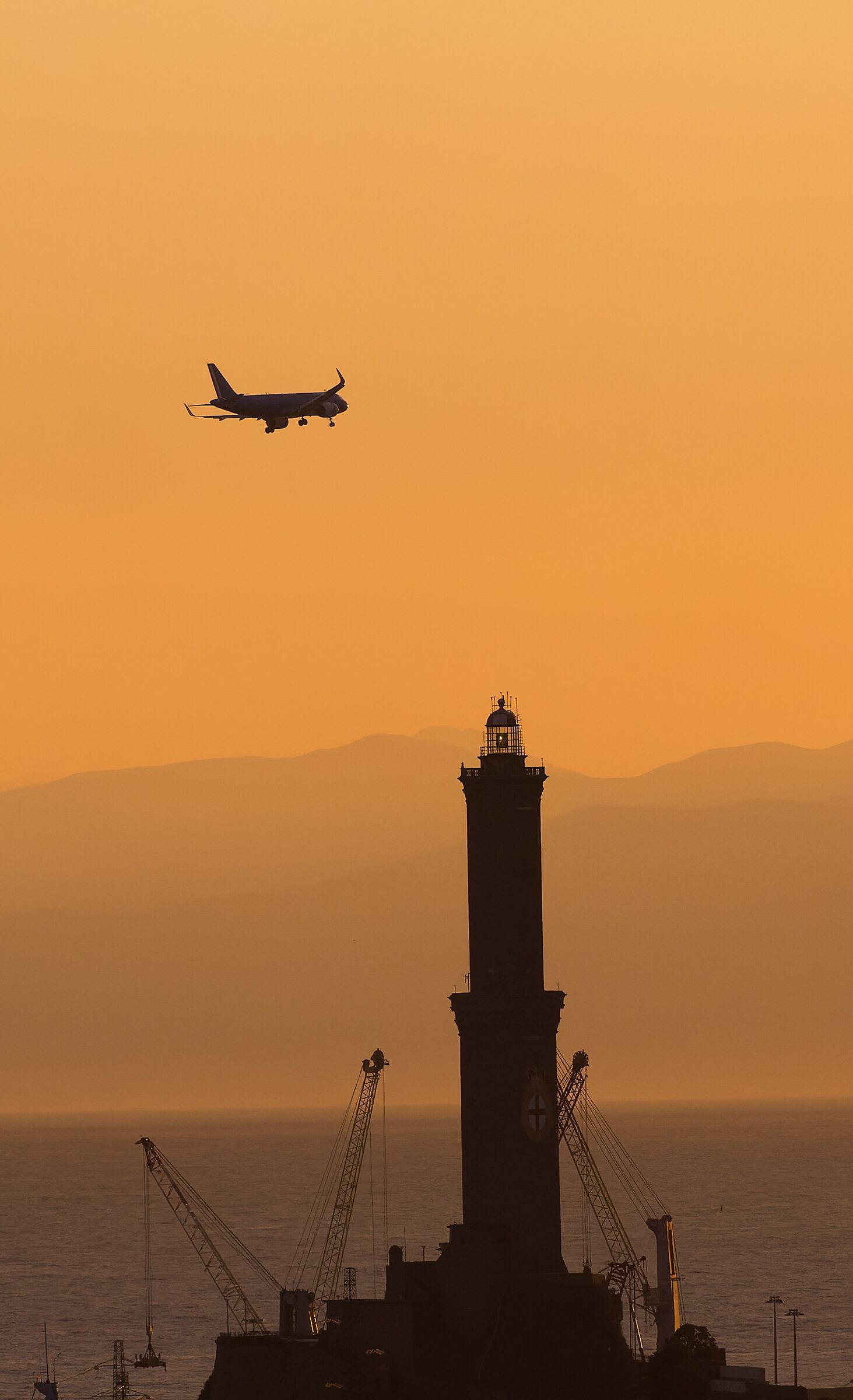 L'aereo e la Lanterna.
