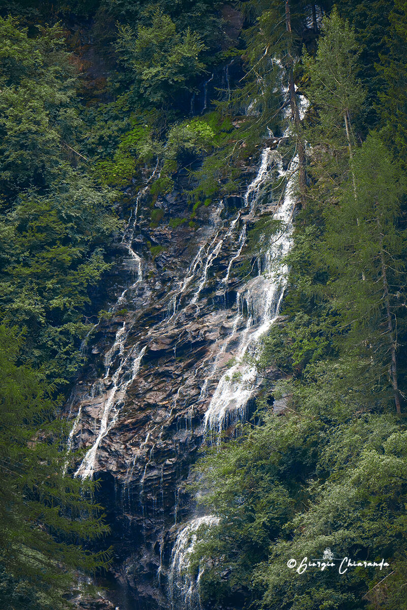 Anche le montagne piangono Aprire la foto.