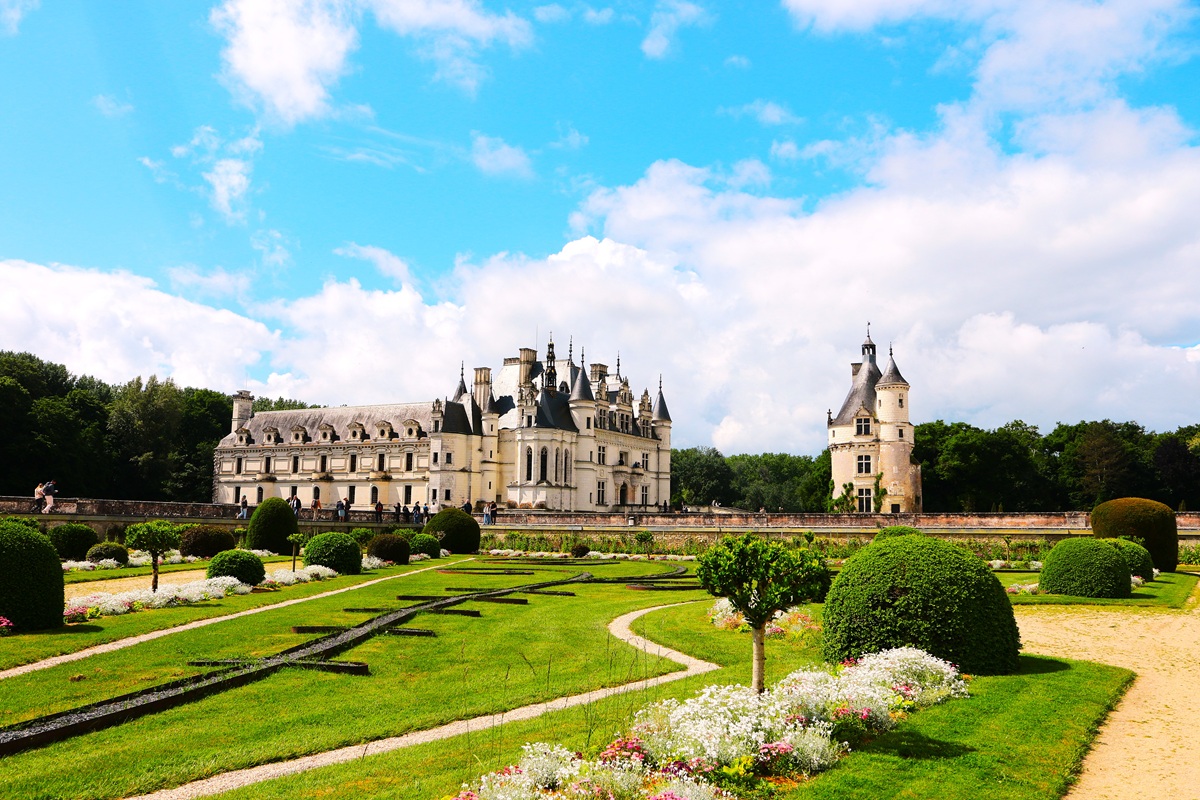 THE CASTLE ON THE LOIRE OF CHENANCEAOU FRANCE