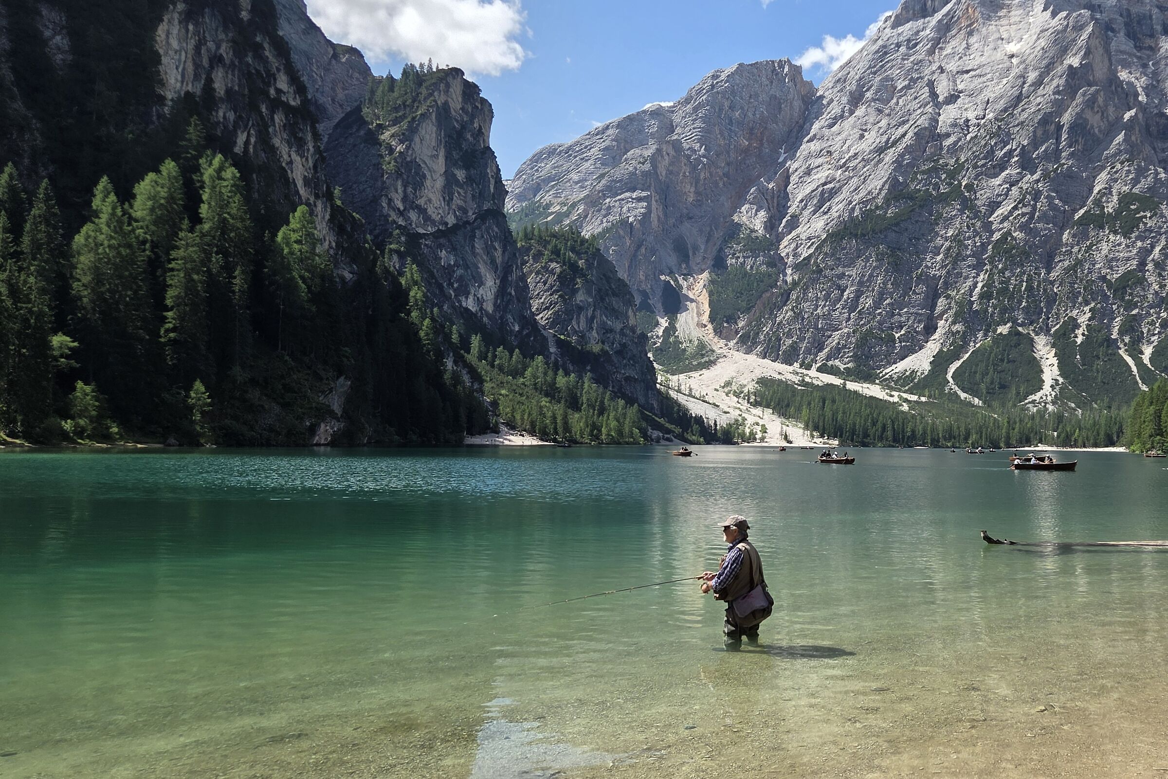 il pescatore incurante...(dei turisti)