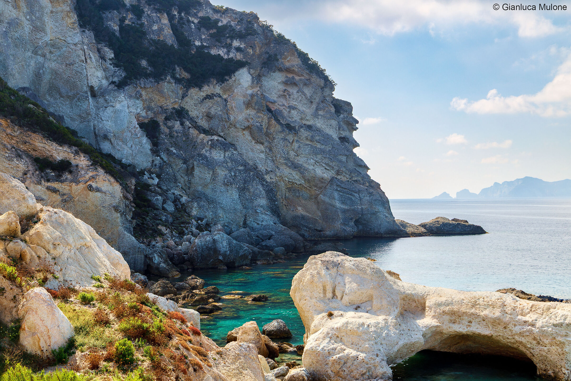Isola di Ponza. Cala fonte