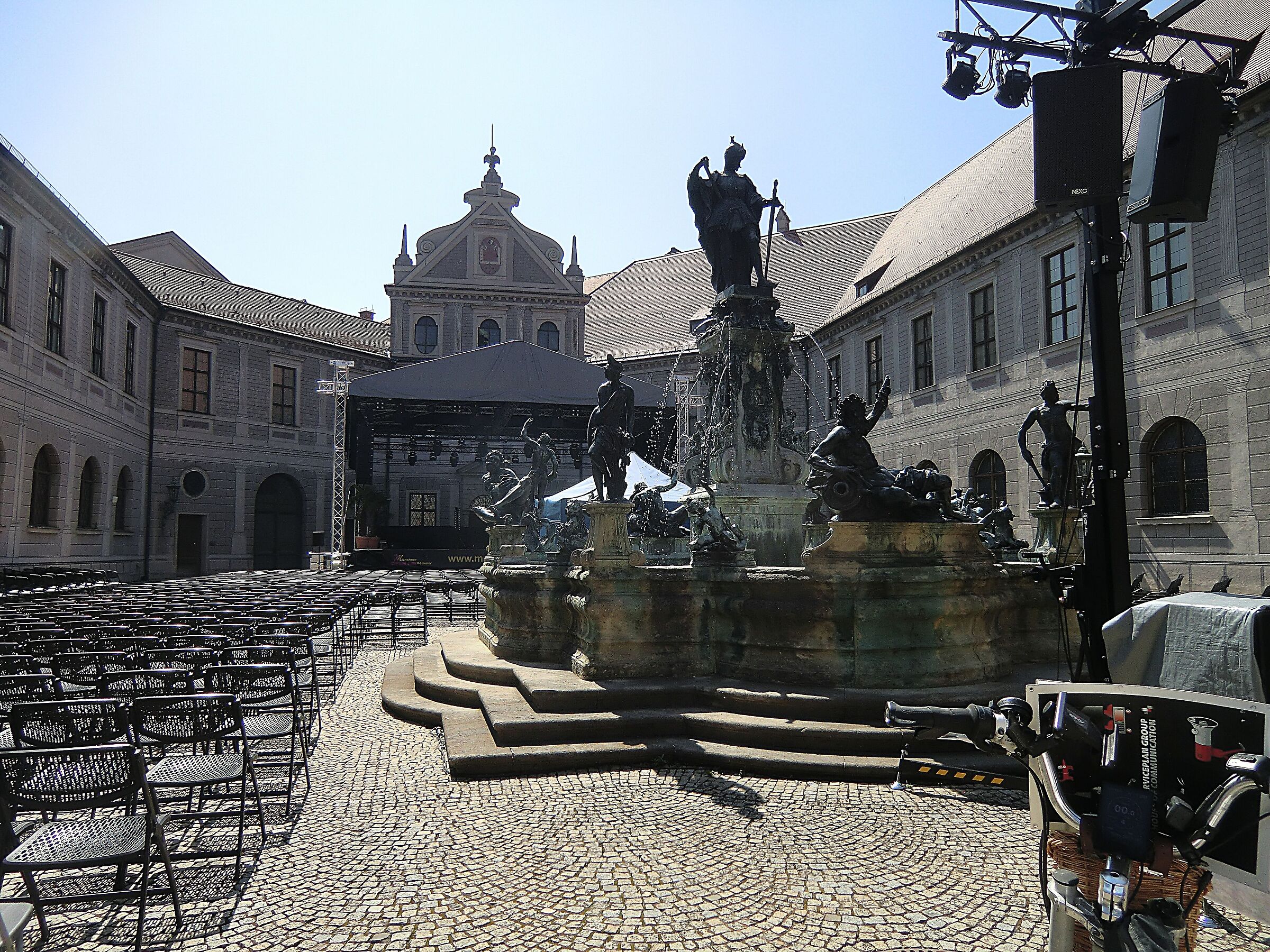 Fontana nel palazzo reale