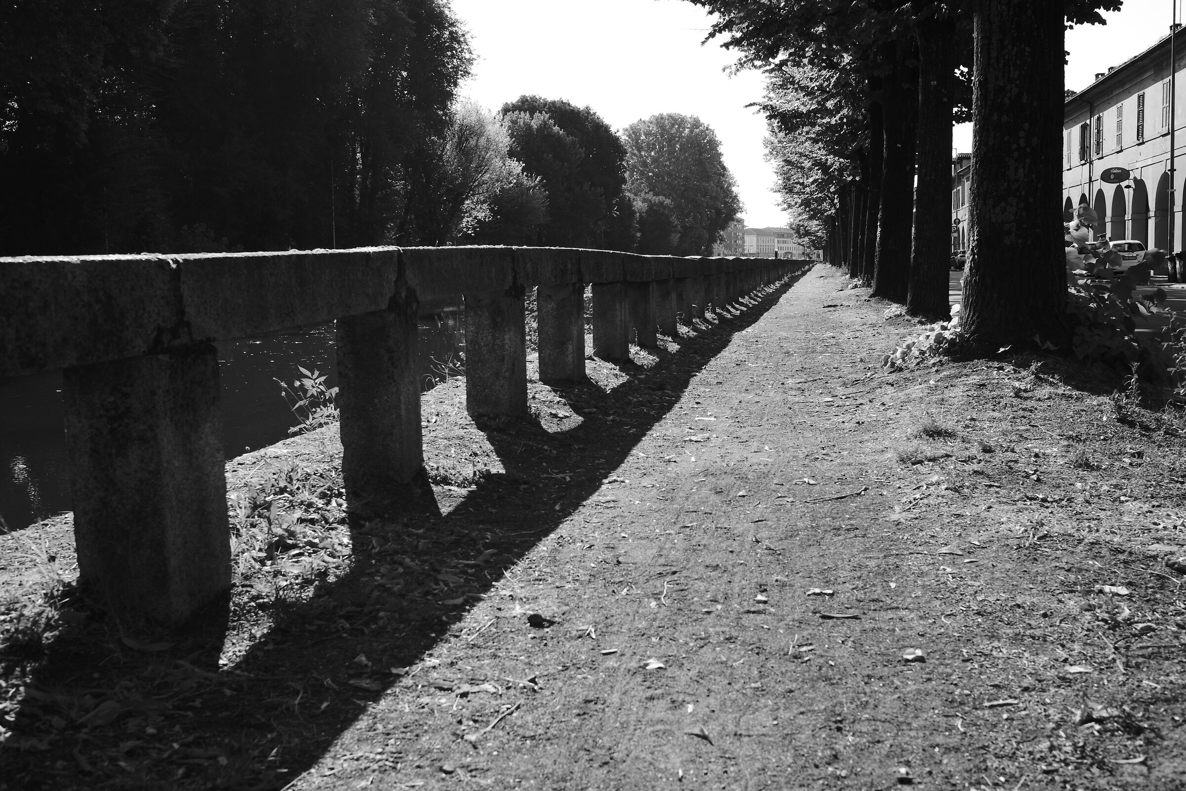 Il parapetto, lungo Borgo Calvenzano