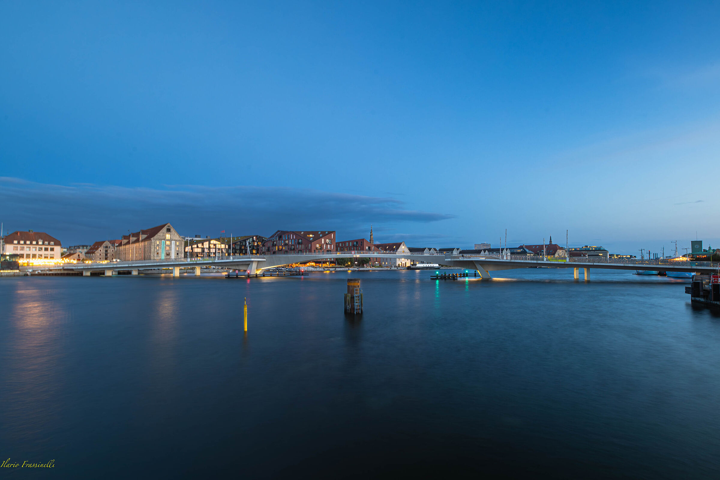 Copenaghen ponte Cirkelbroen o baciato