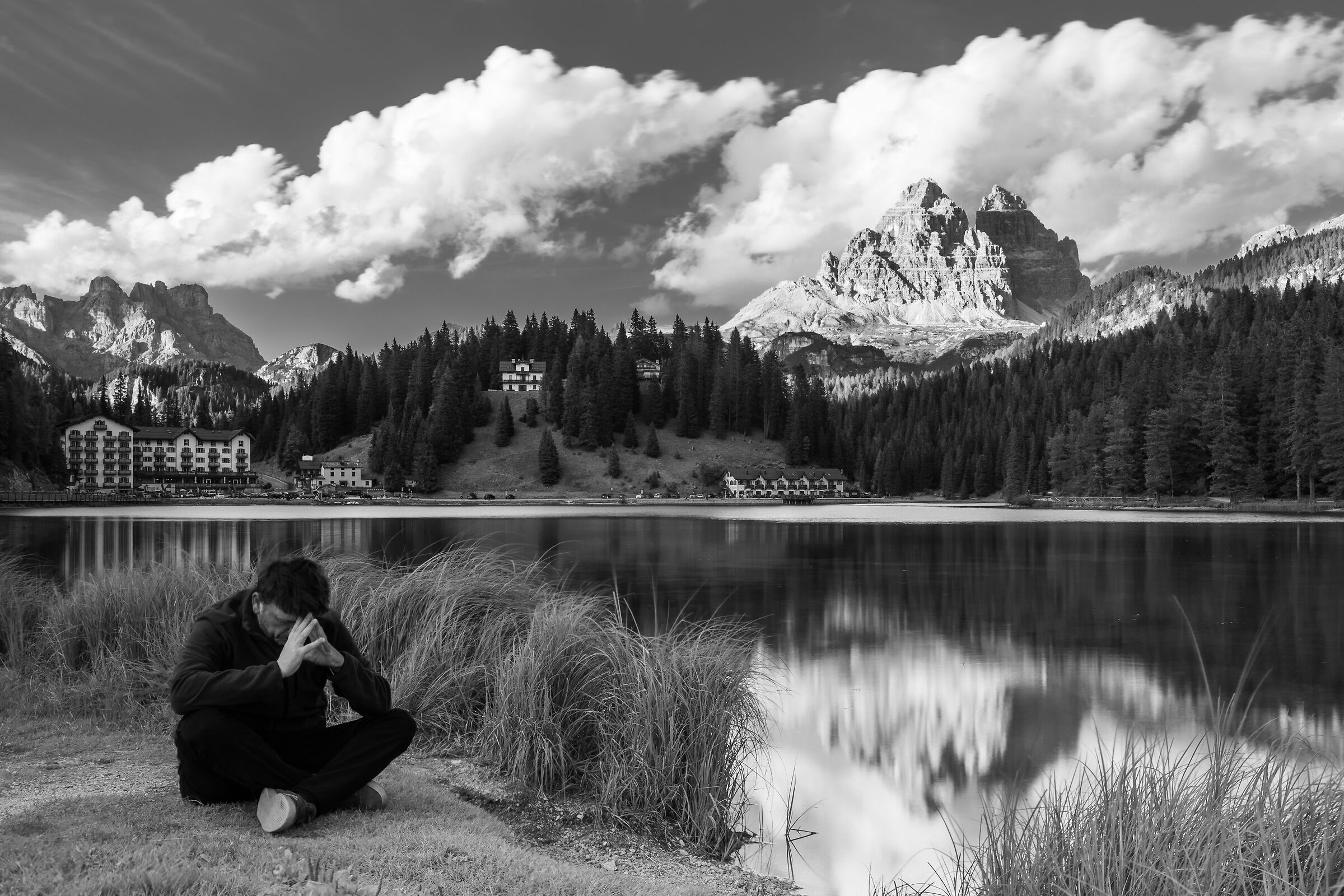 Me stesso mentre rifletto se buttare la Canon in acqua!