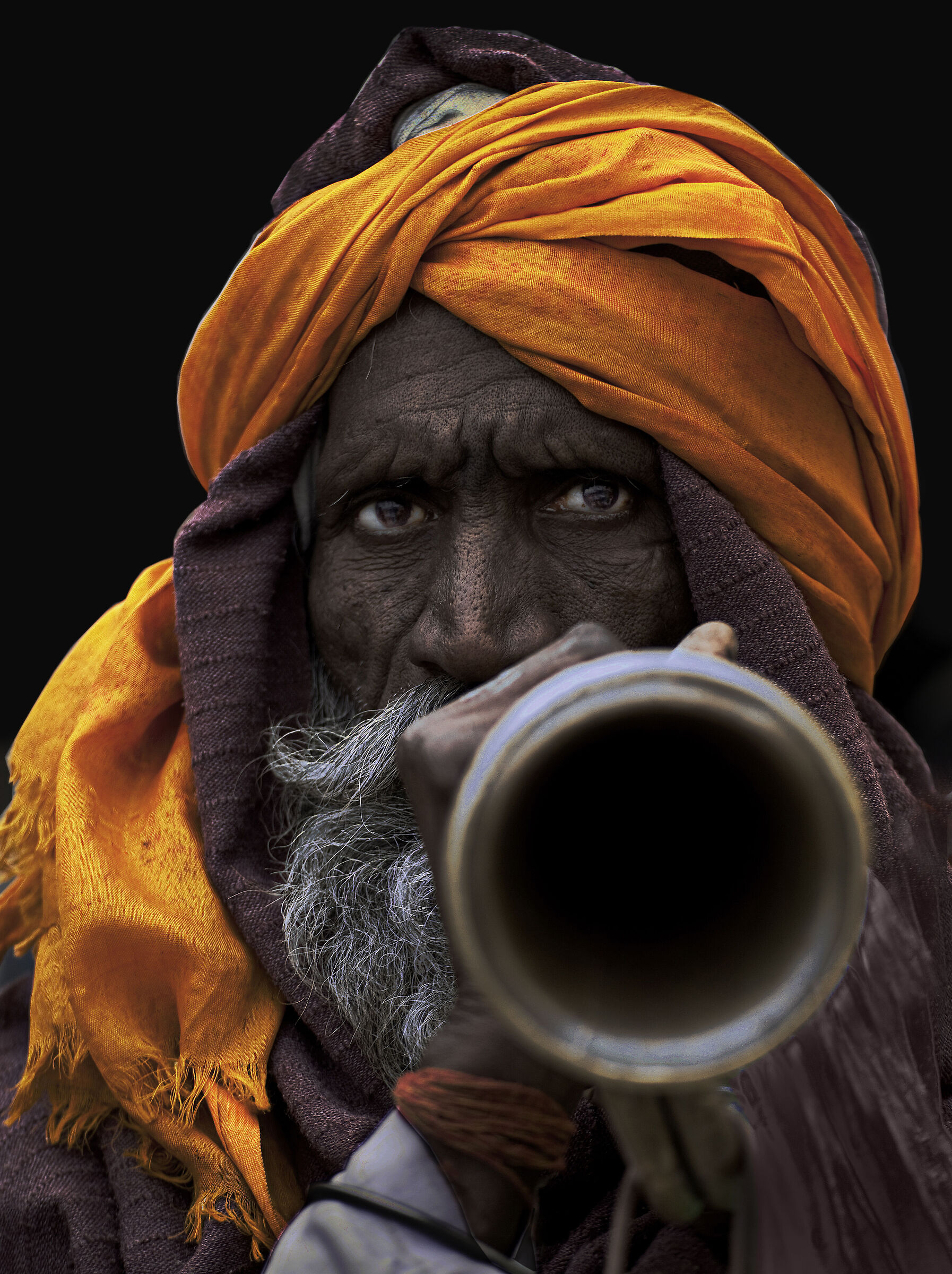 India, snake charmer