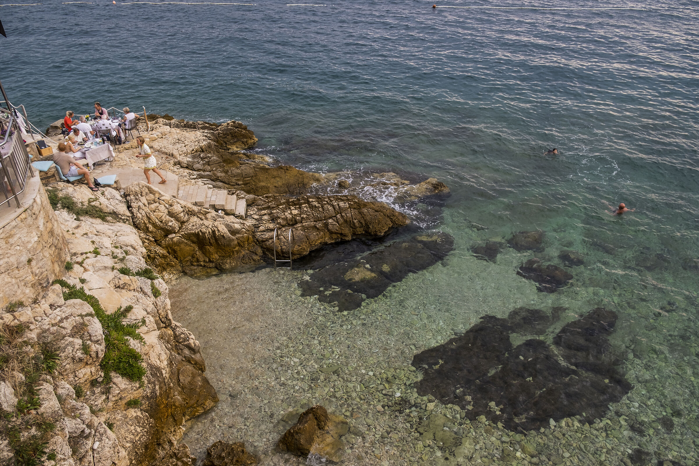 Rovinj restaurant on the rocks