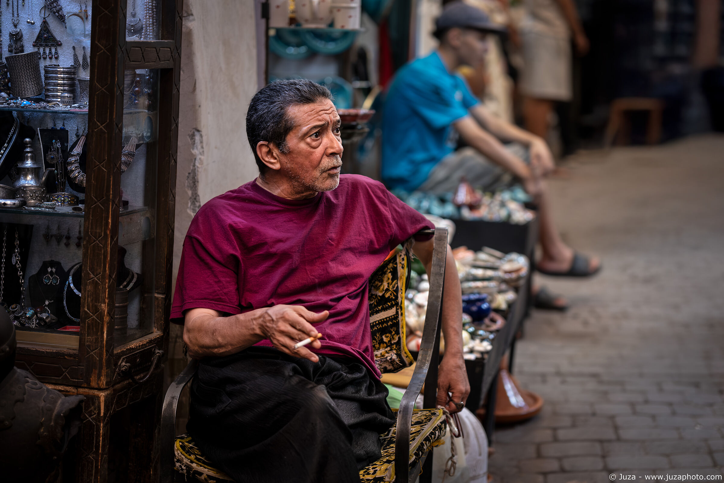Mercante al souk di Marrakech