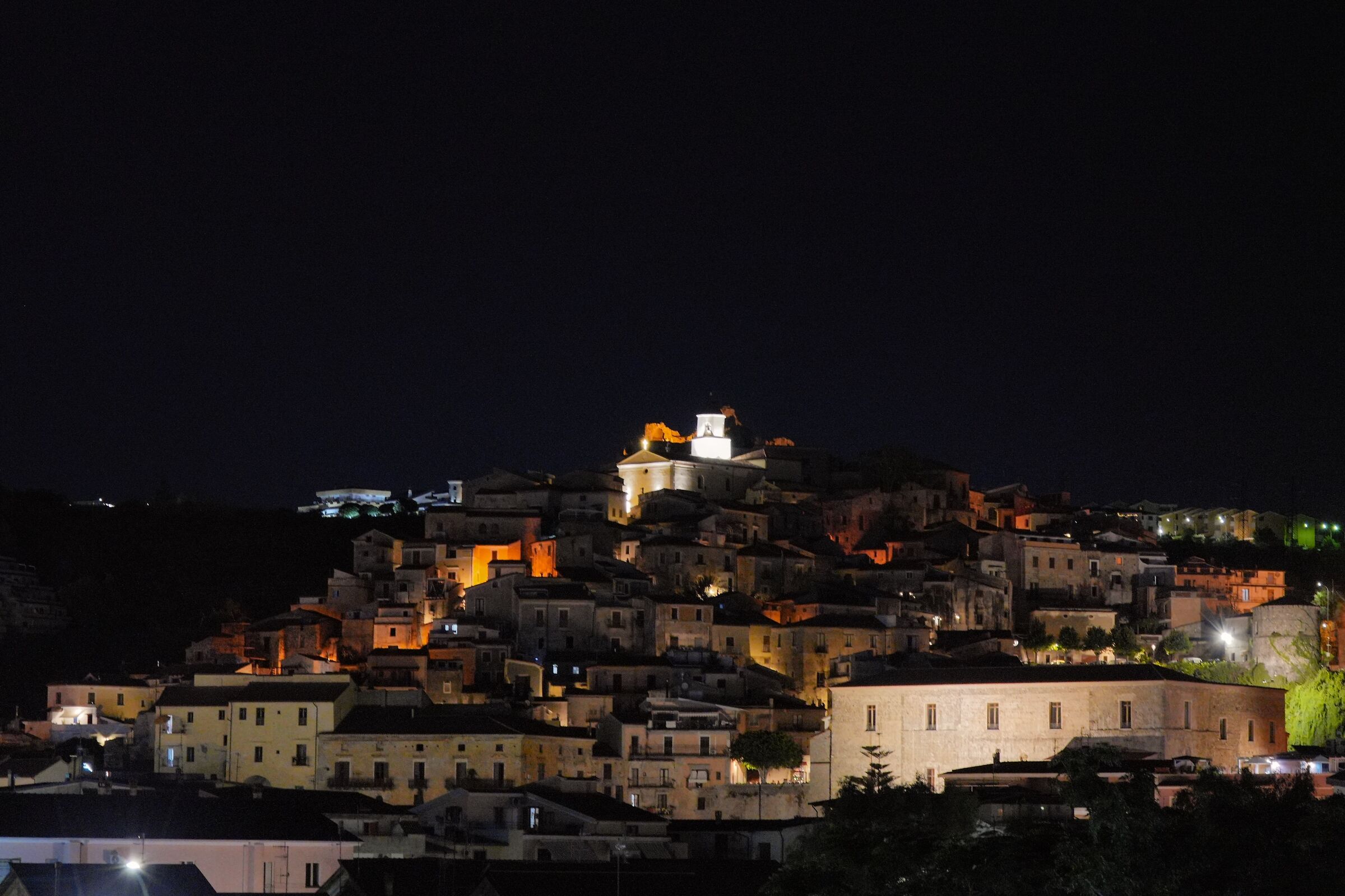 Scalea by night