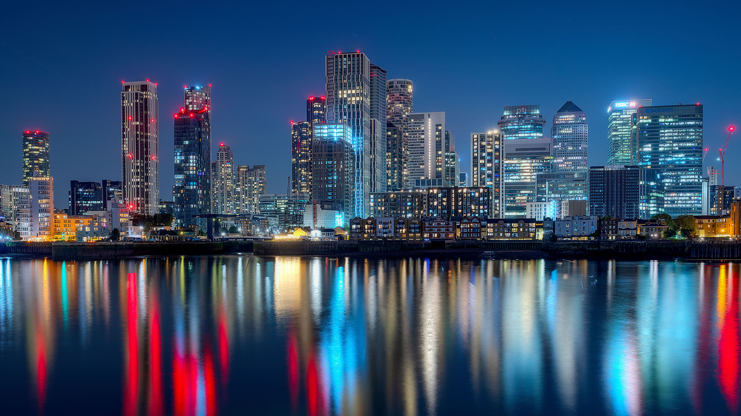 The view of CanaryWharf from north Geenwich