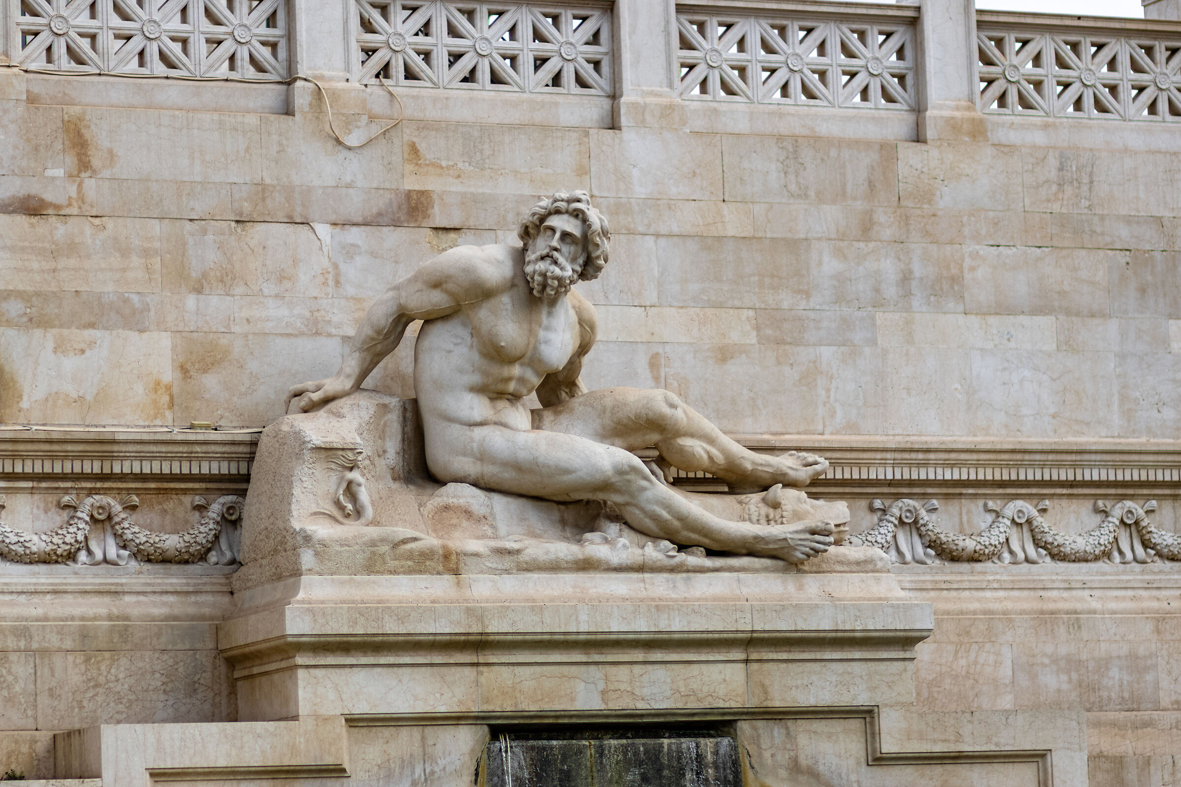Statua