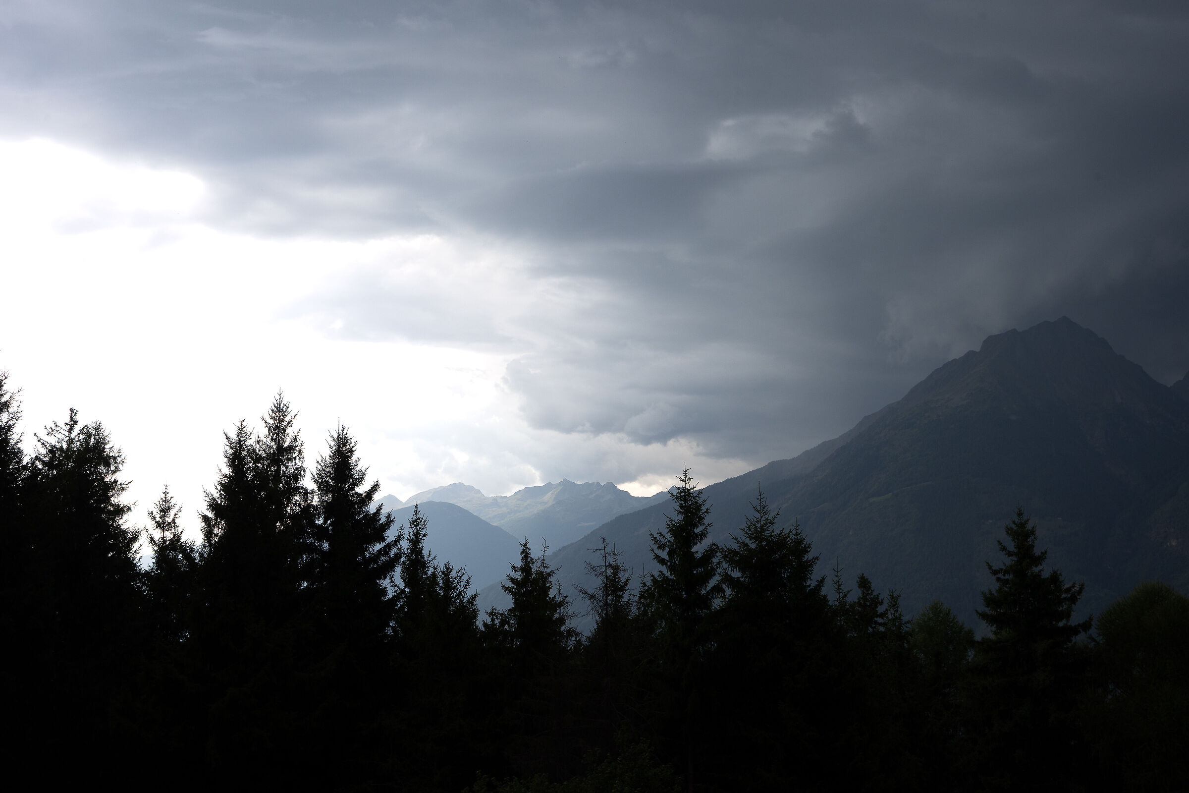 si fa notte in montagna