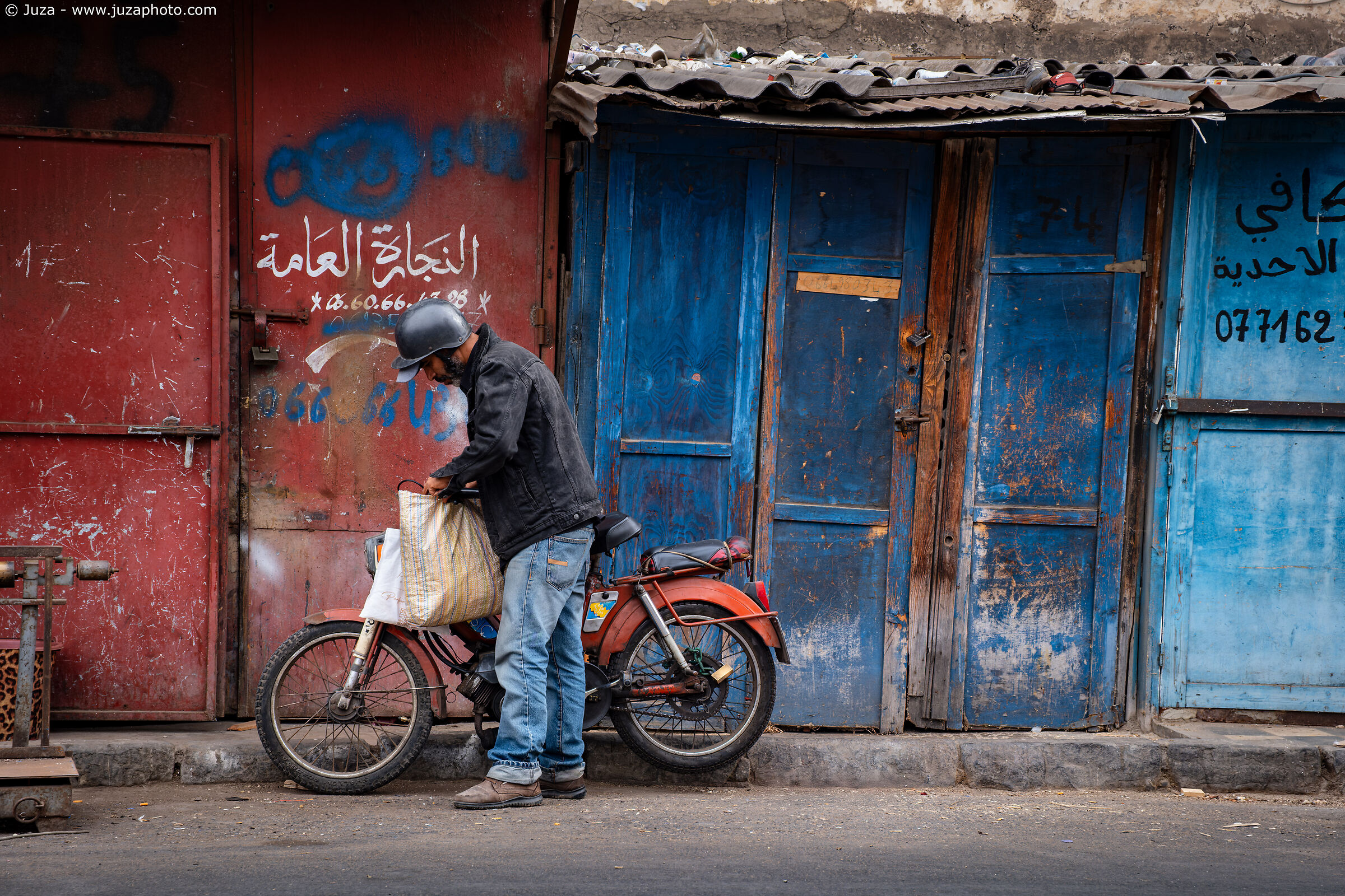 Red and Blue, Casablanca