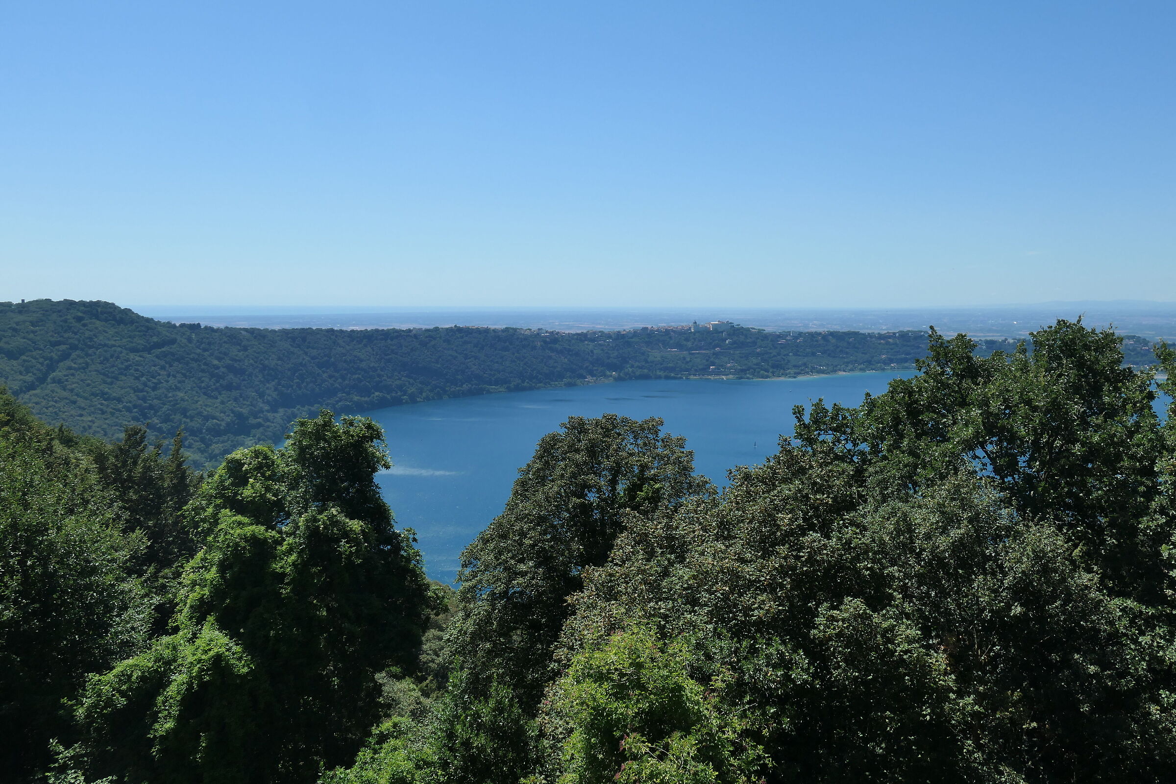 Uno sguardo sul Lago di Albano Laziale 1