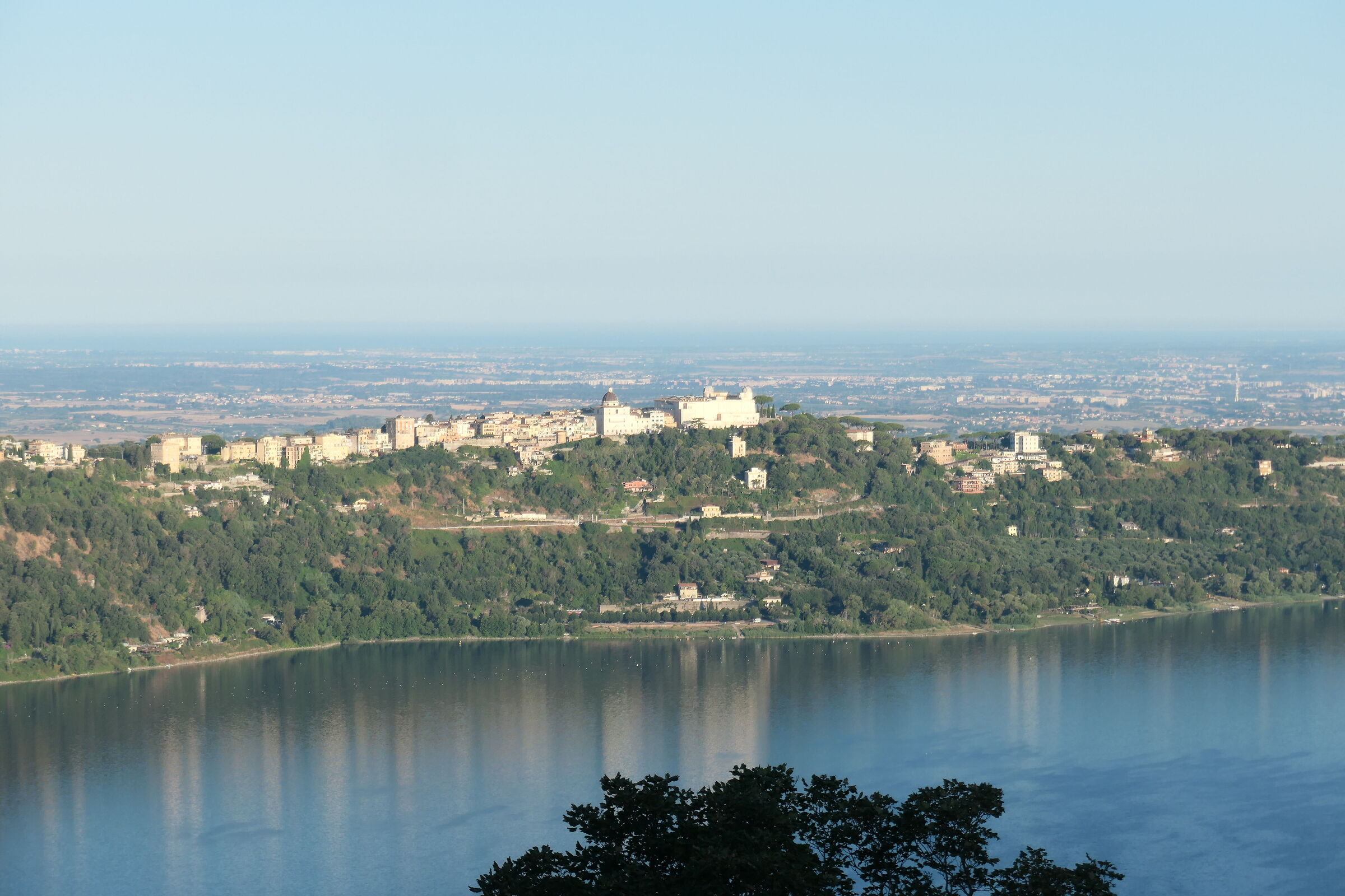 A view of Lake Albano Laz. 2-Pontifical Villa