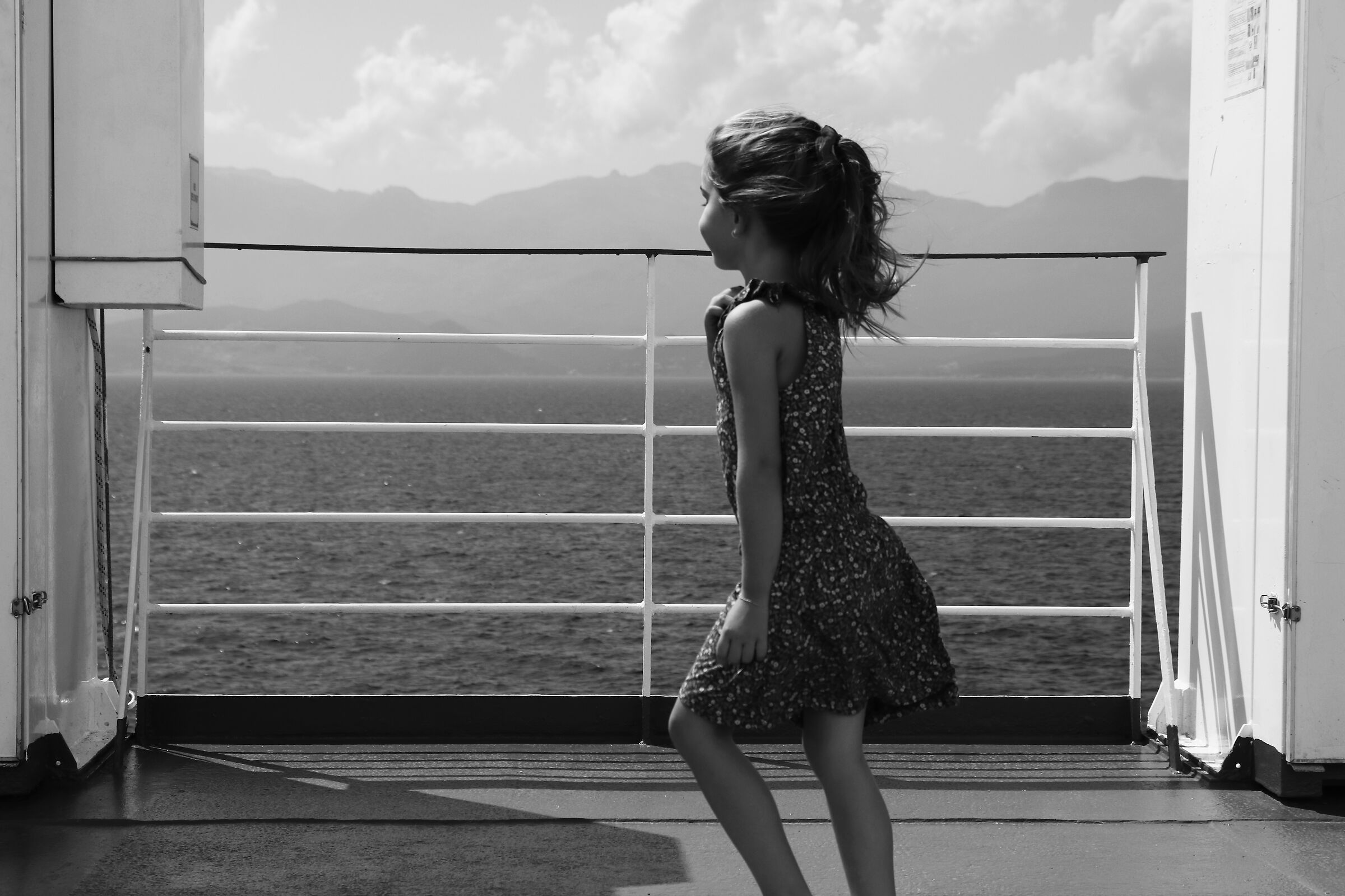 B/N Little girl
