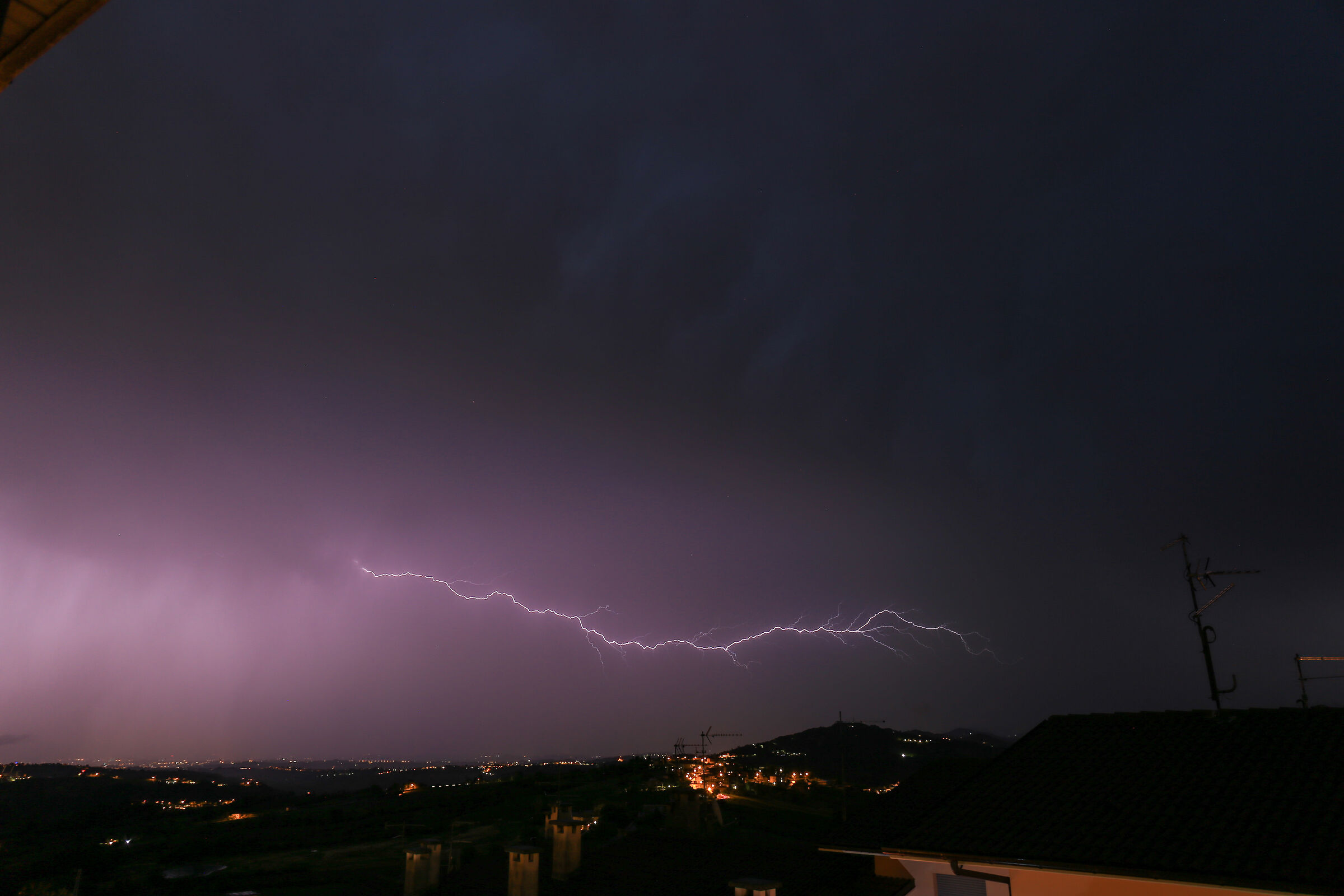 Night lightning bolt
