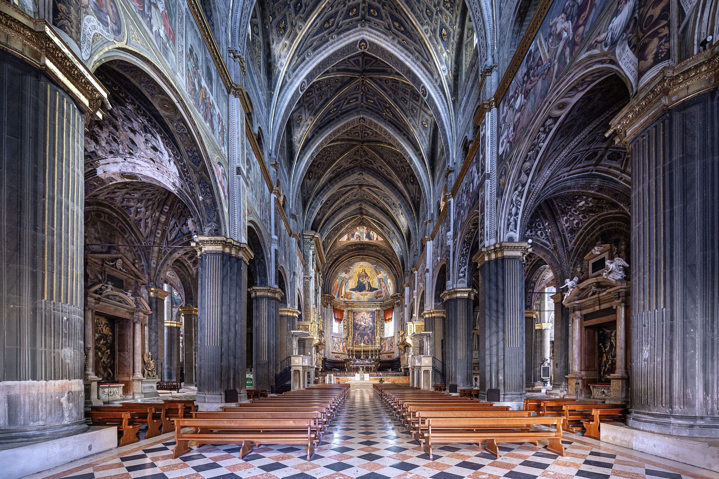Duomo di Cremona- navata centrale