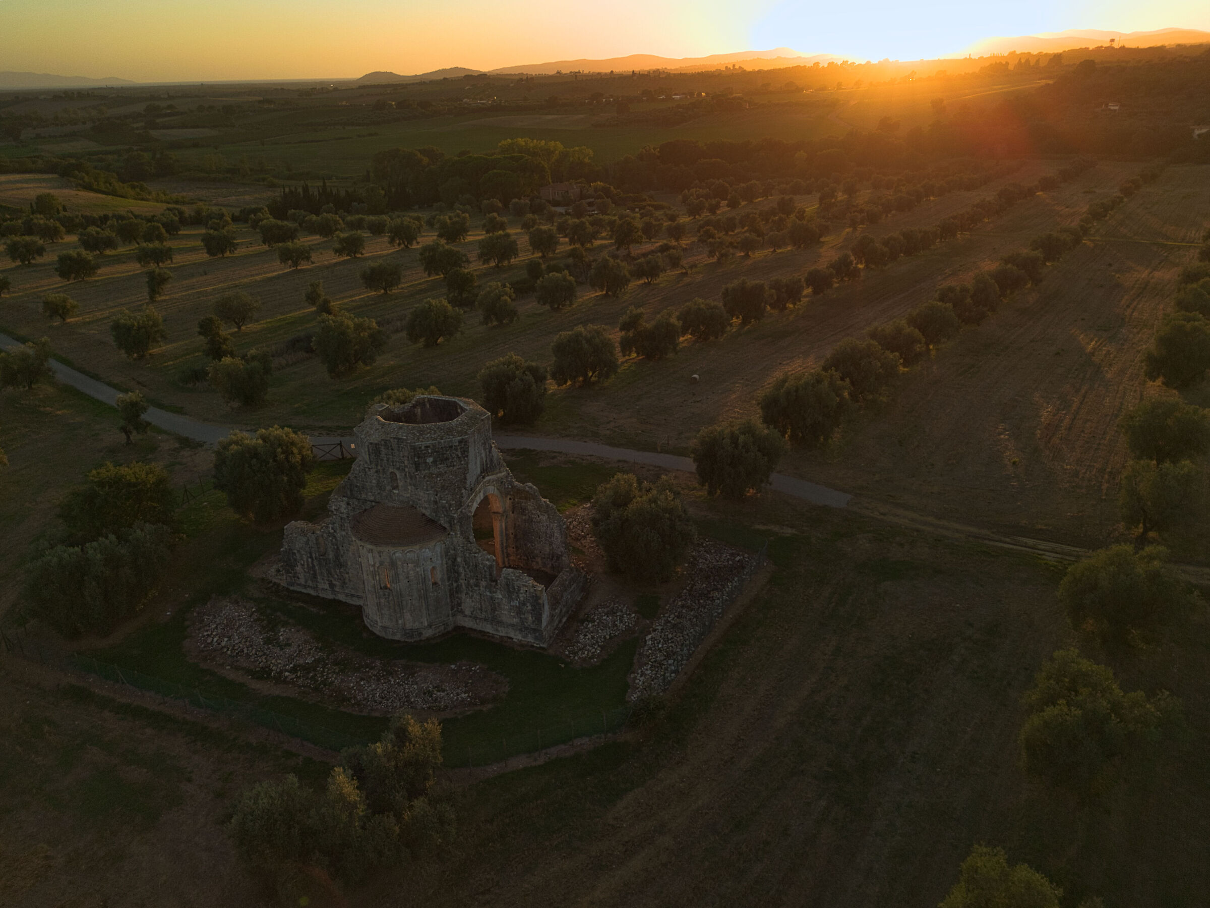 Abbazia di San Bruzio, Magliano in Toscana.