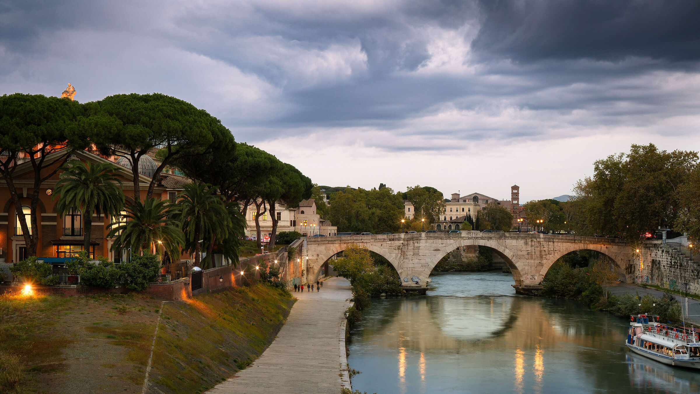 L'isola sul fiume sacro