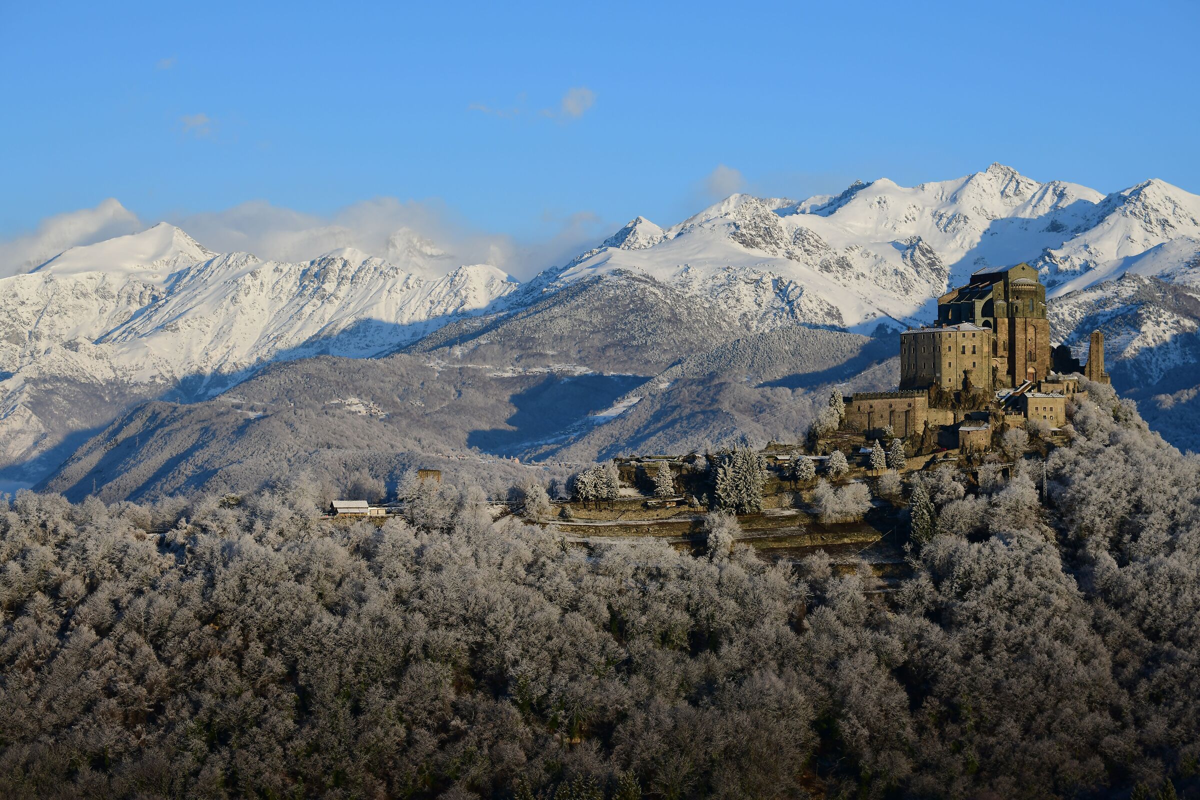 Sacra di San Michele, e cime dell' alta val di Susa