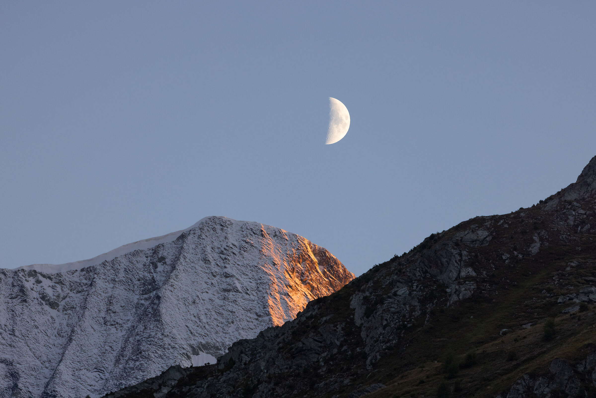 Moonrise over the glacier