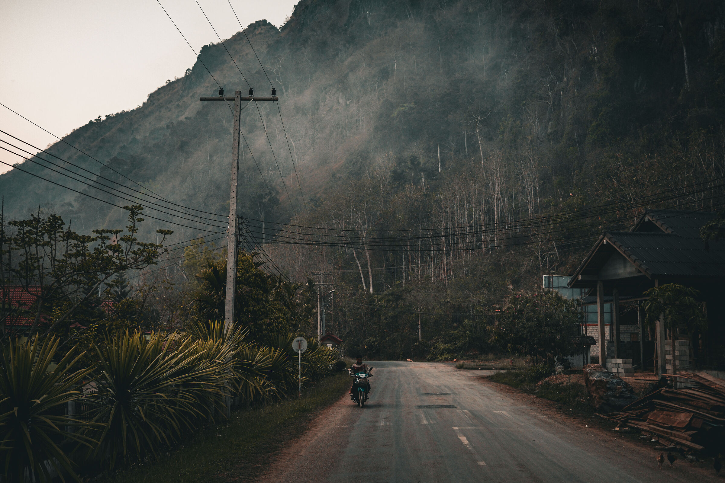 Laos -Tra polvere e vento