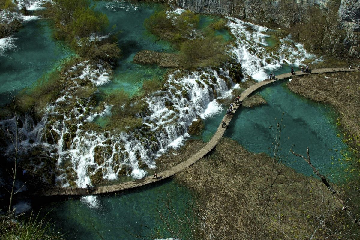 Walking on the water ... 3