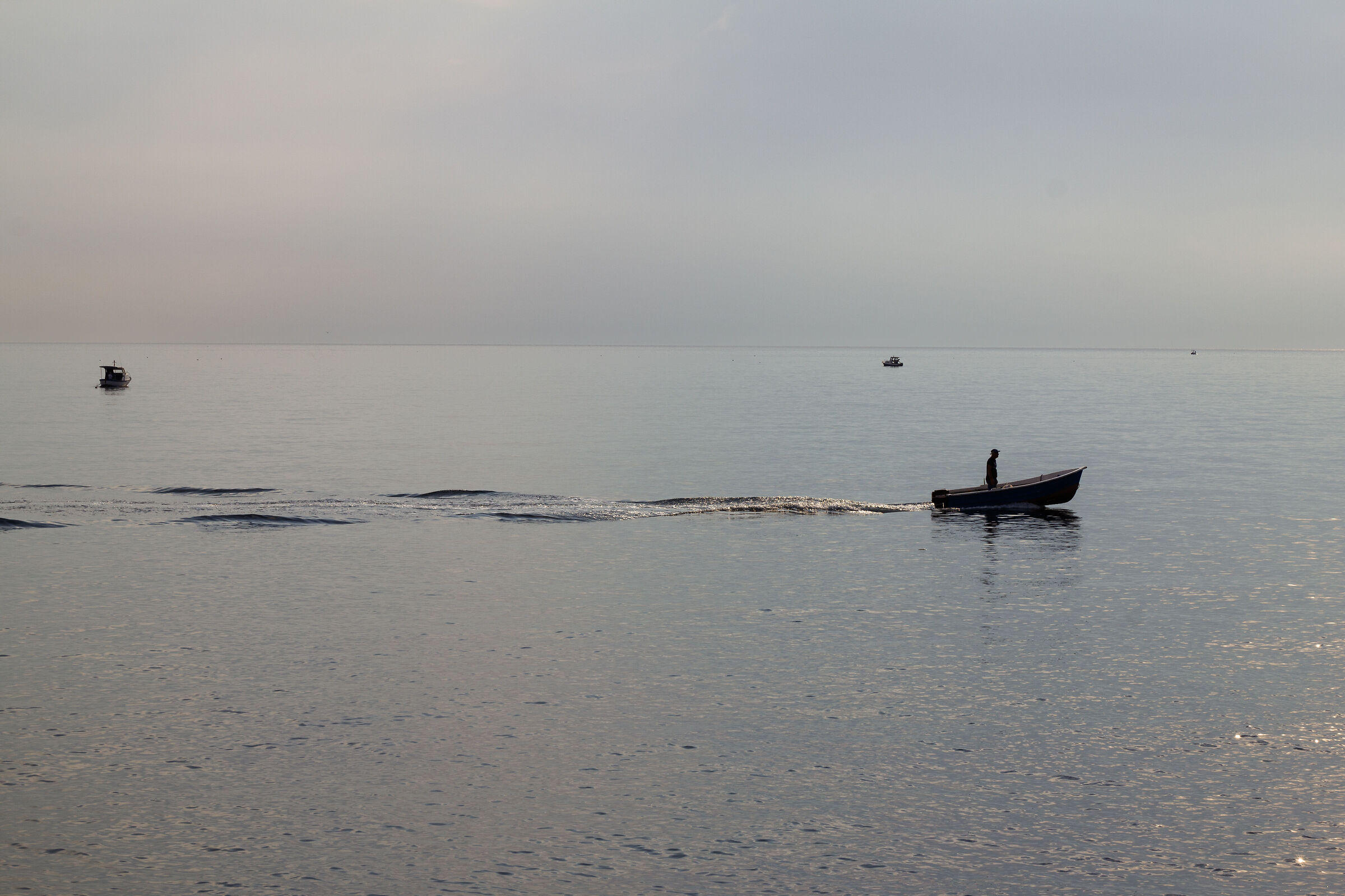 La mattina presto di fronte Palermo