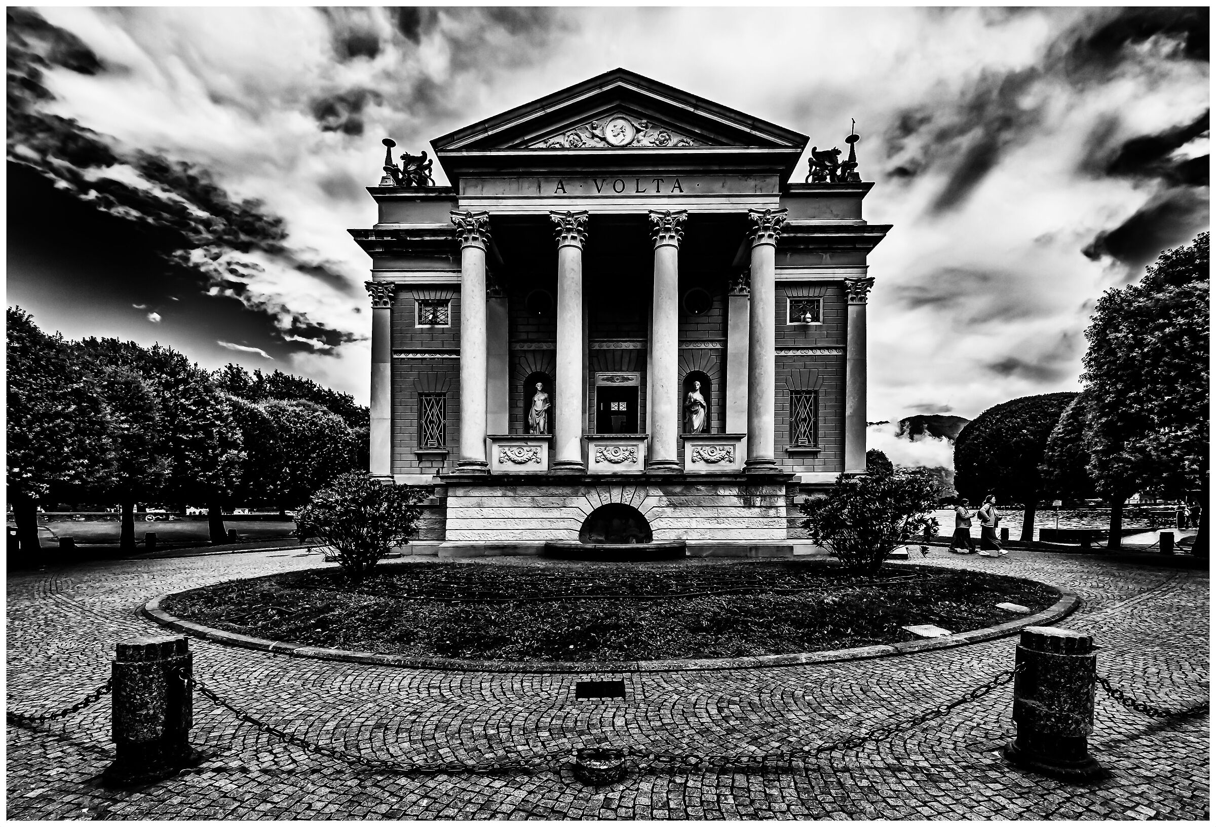 (Como) Alessandro Volta Monument