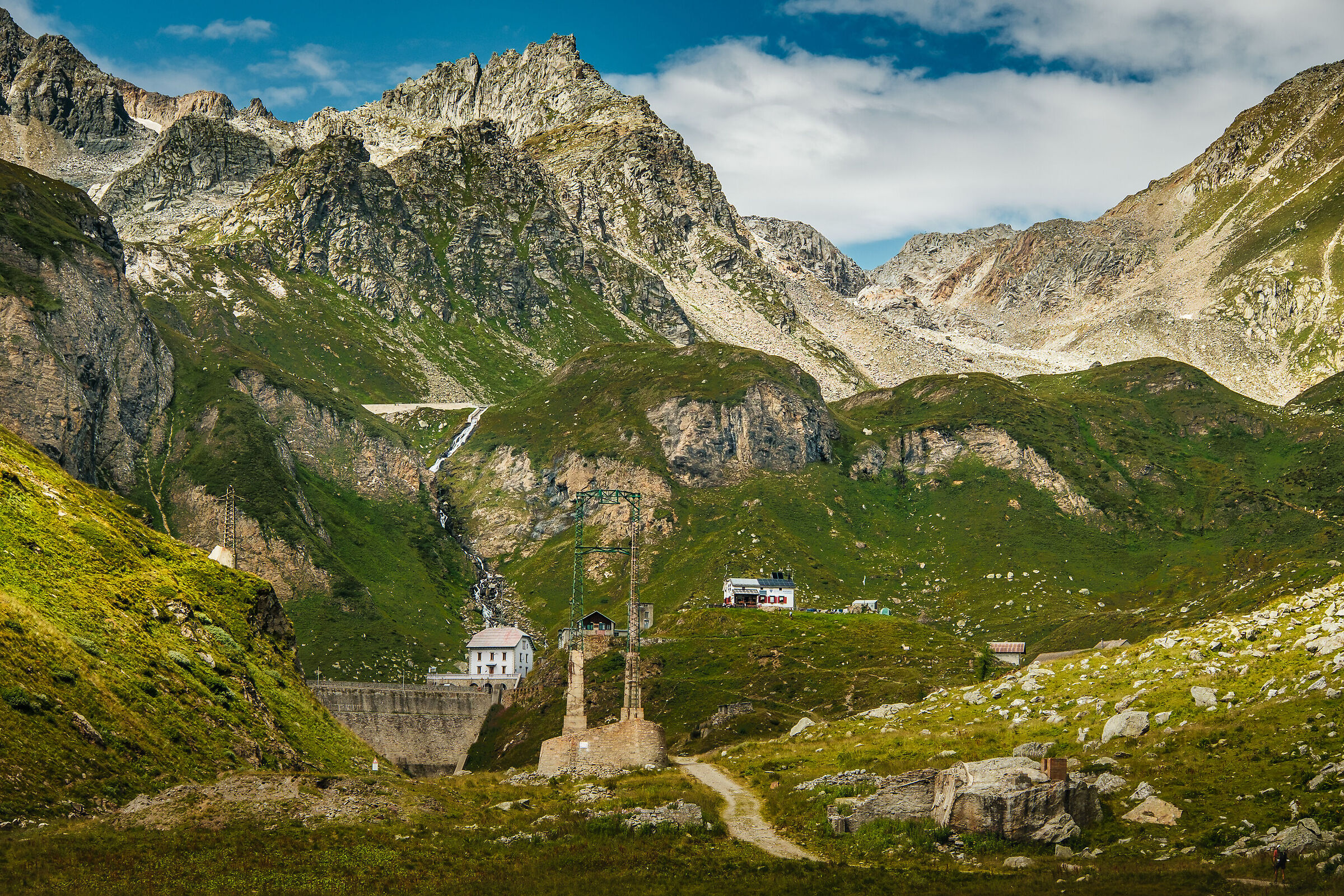 Towards the Vannino dam in Val Formazza