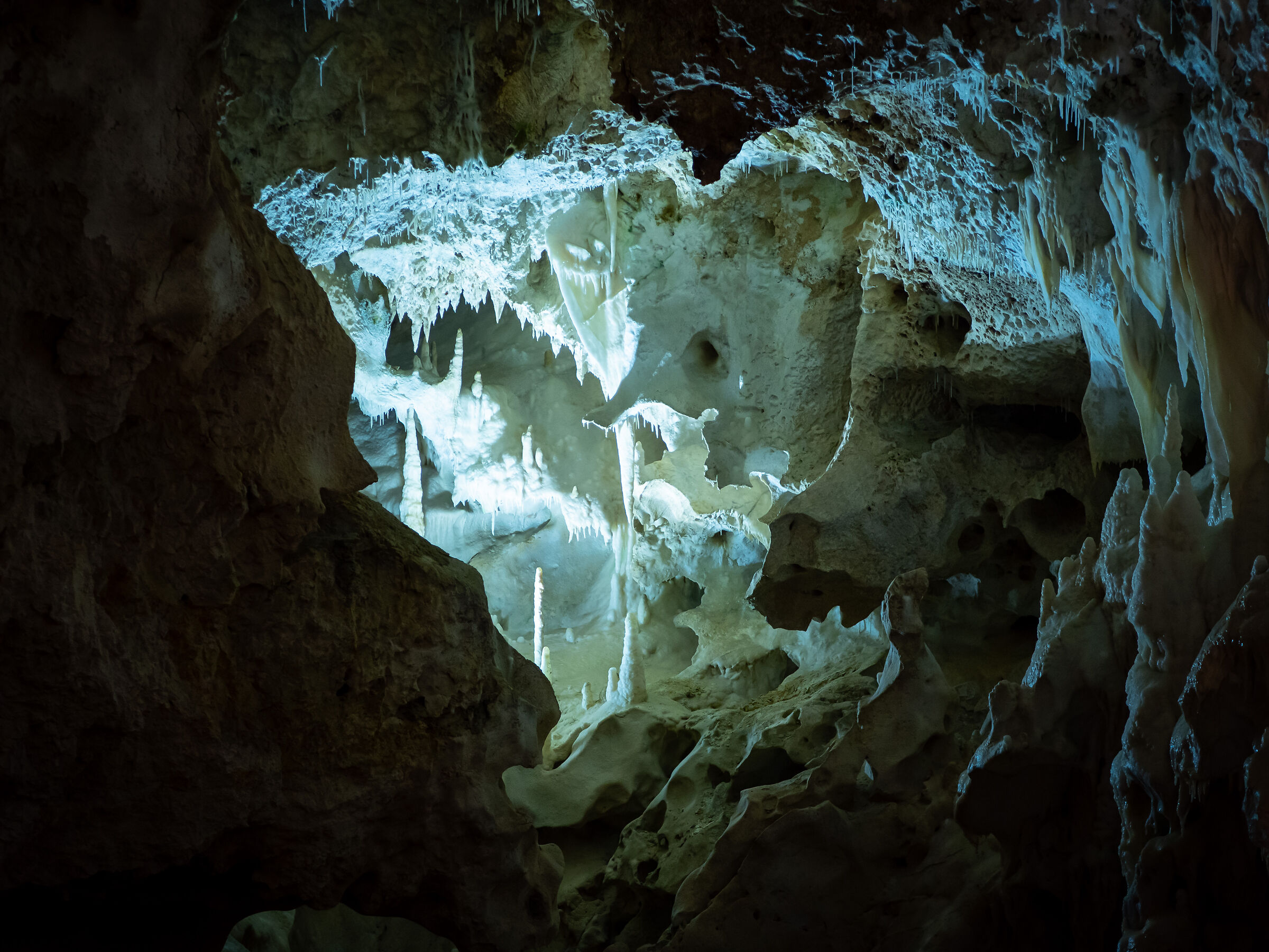 Show in the Frasassi caves