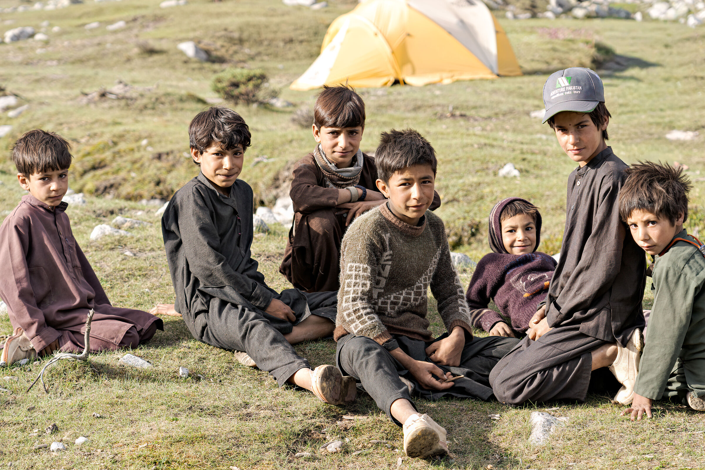 Bambini curiosi a Kutagali