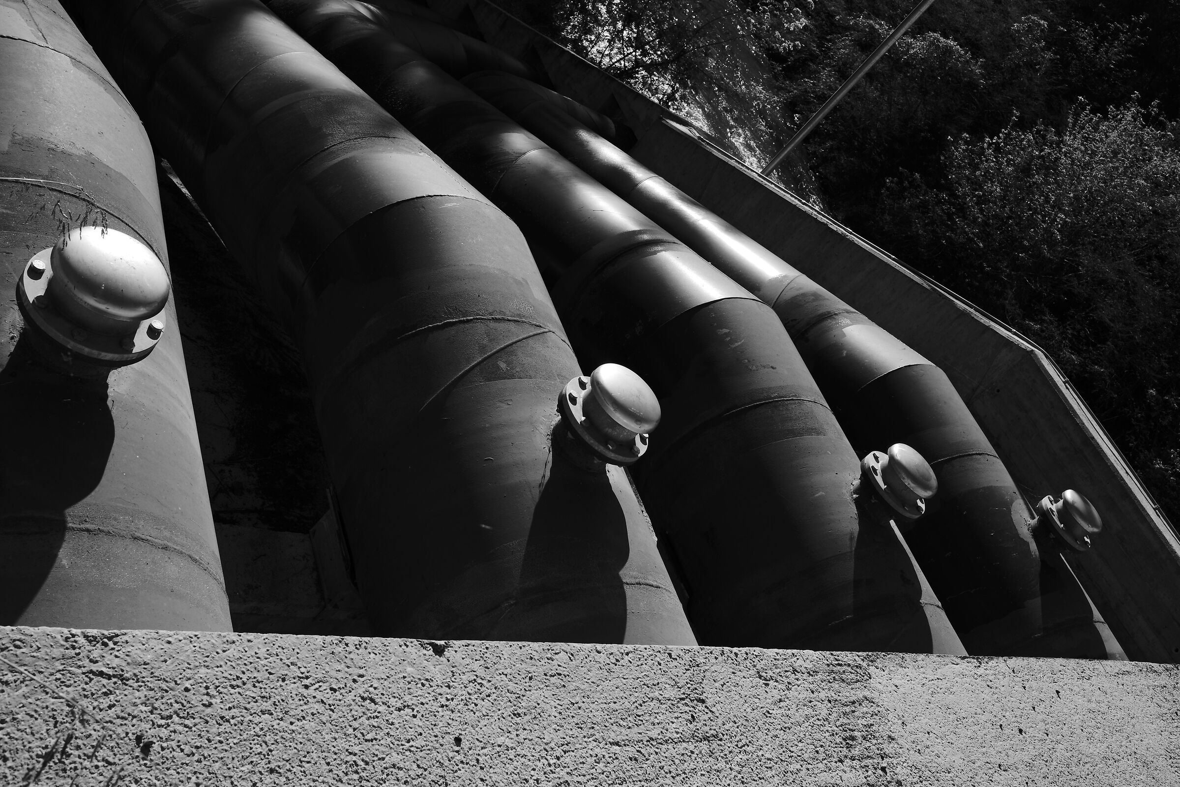 the pipelines of the locks at Gravellone