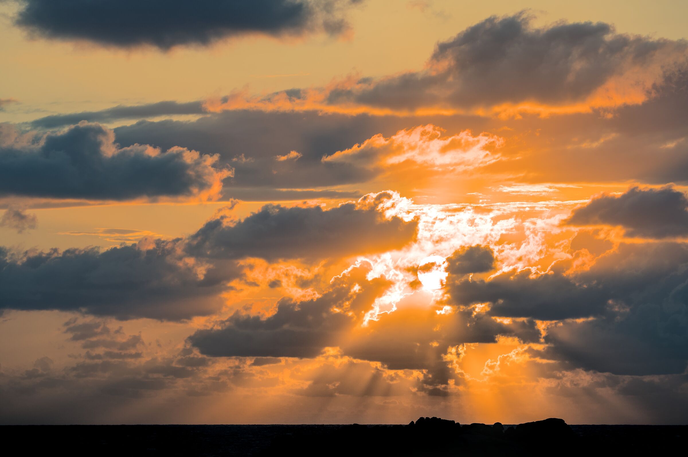 Last rays on the horizon