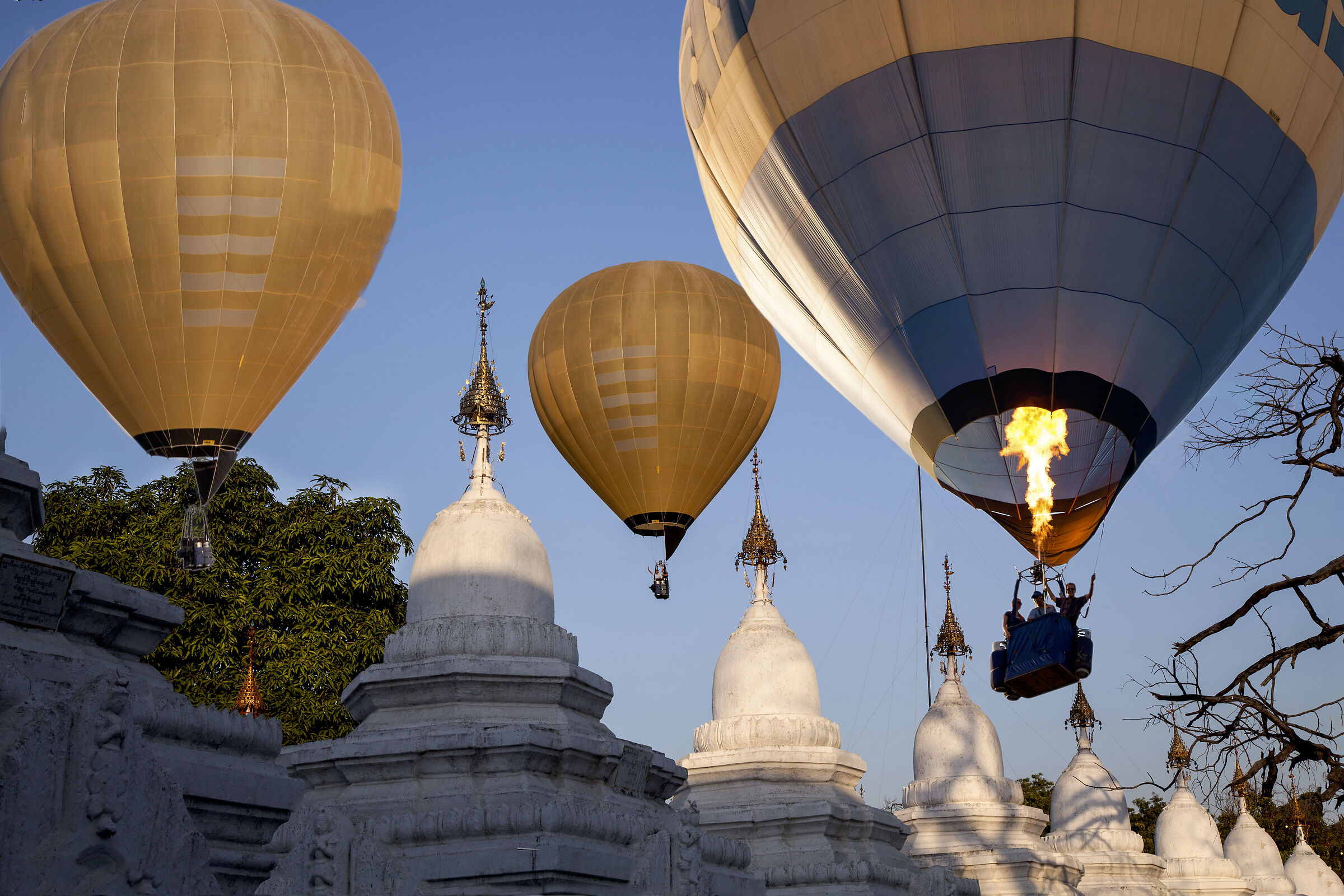 Myanmar, hot air balloons over the Temples