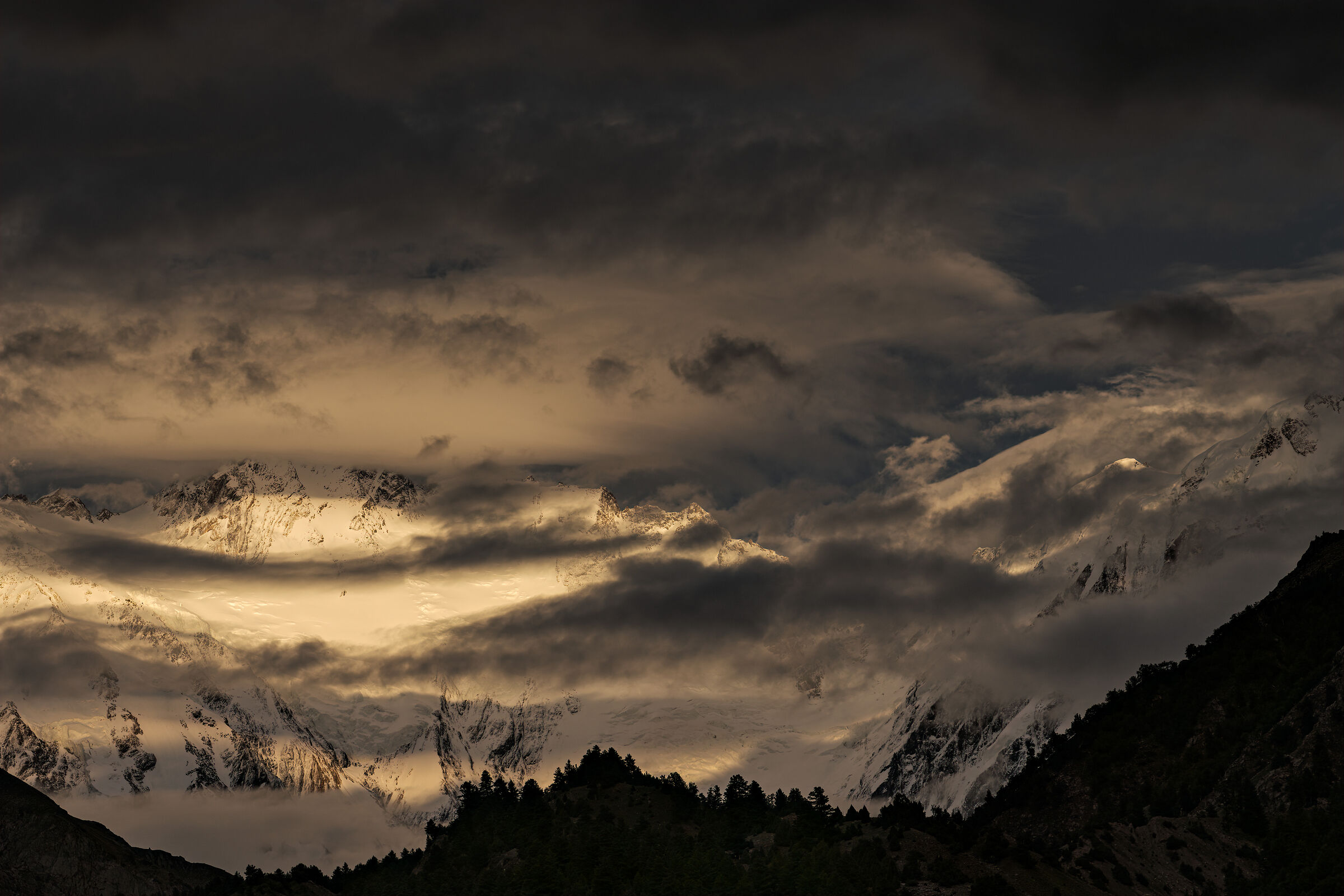 La Parete Diamir dopo il temporale