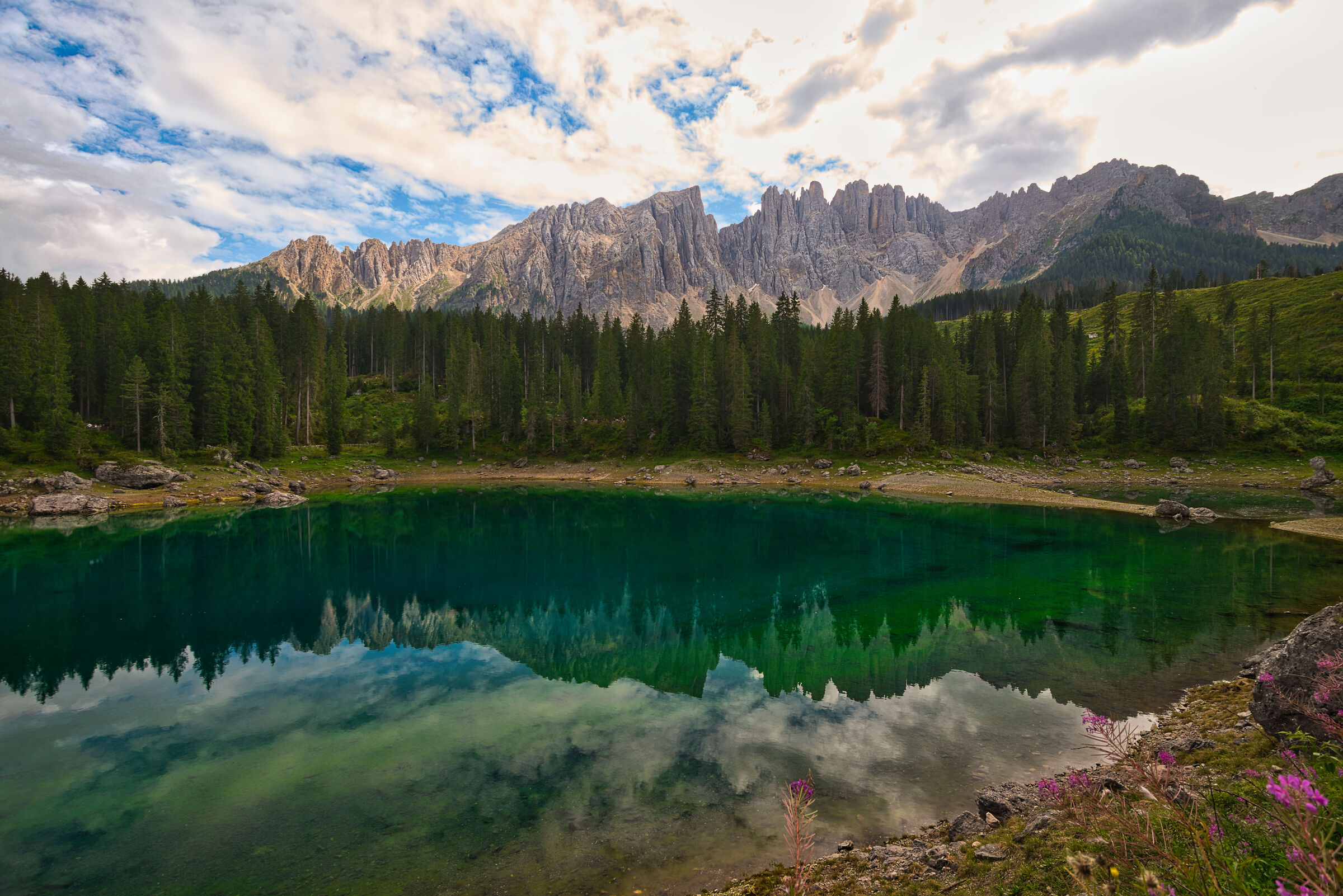 Riflessi sul lago di Carezza