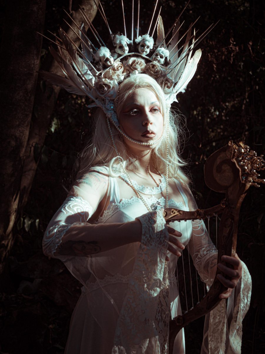 Eveline Dark