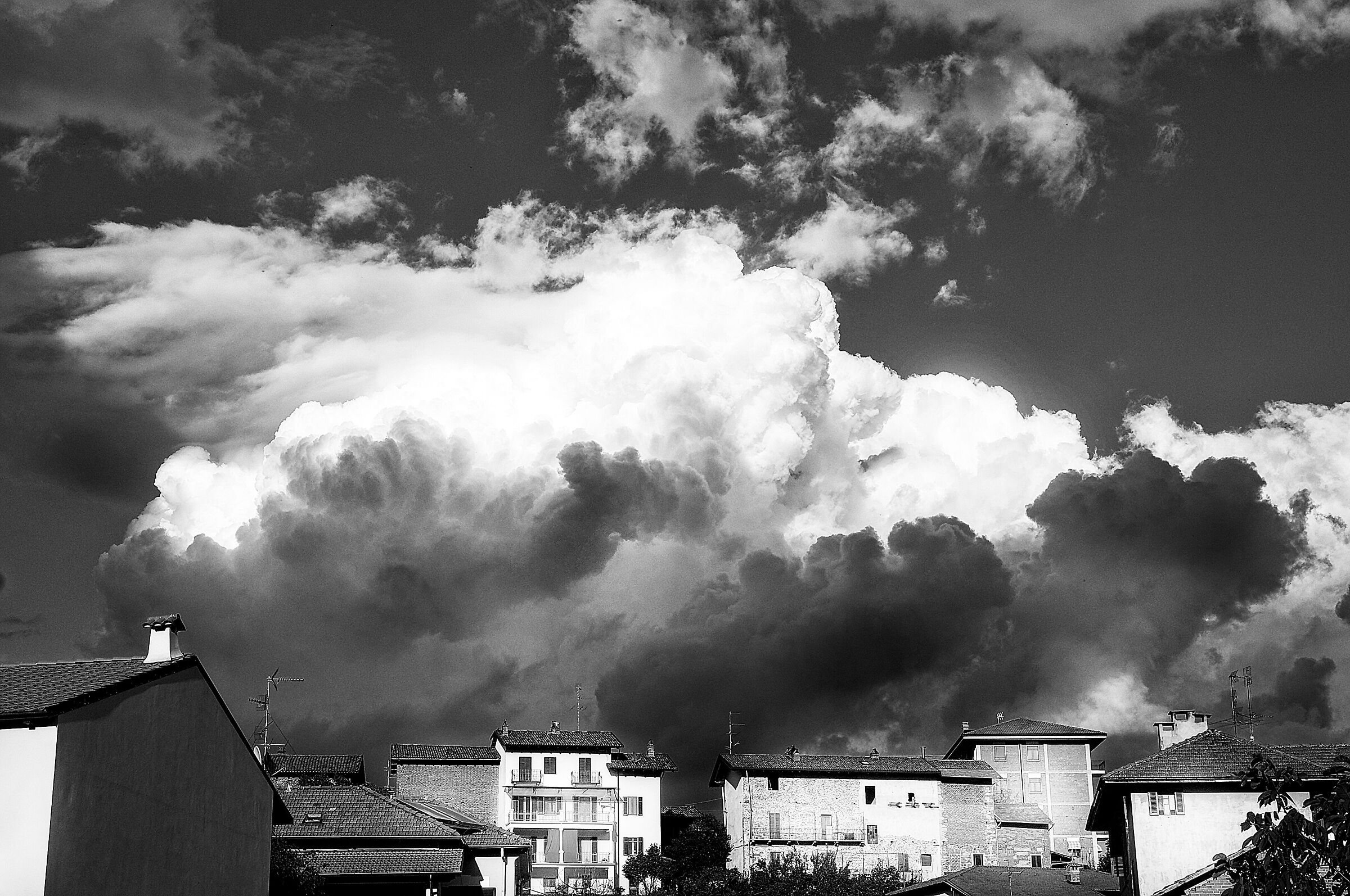 Under the weight of the clouds