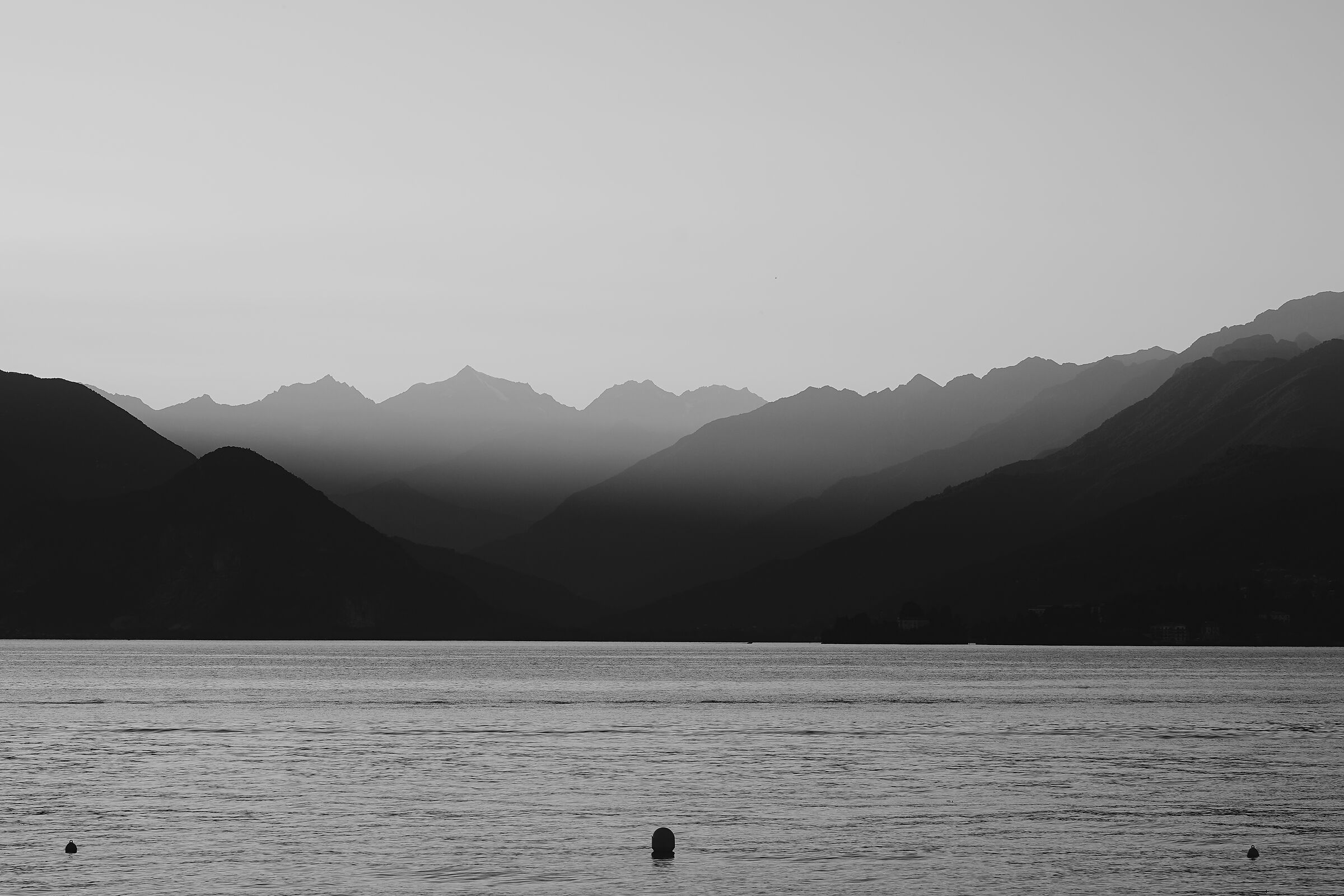 Cerro, Lago Maggiore. Una sera di fine estate