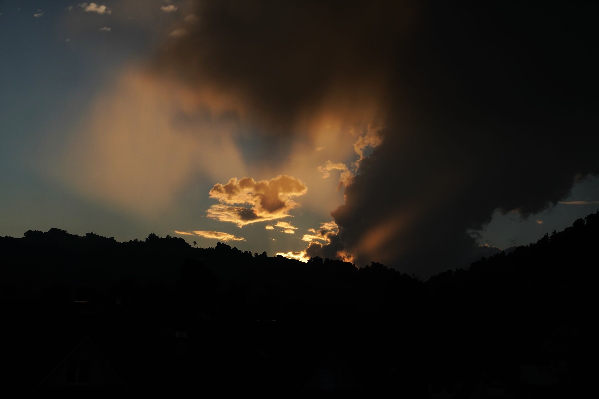 Tramonto settembrino, si avvicina l`autunno