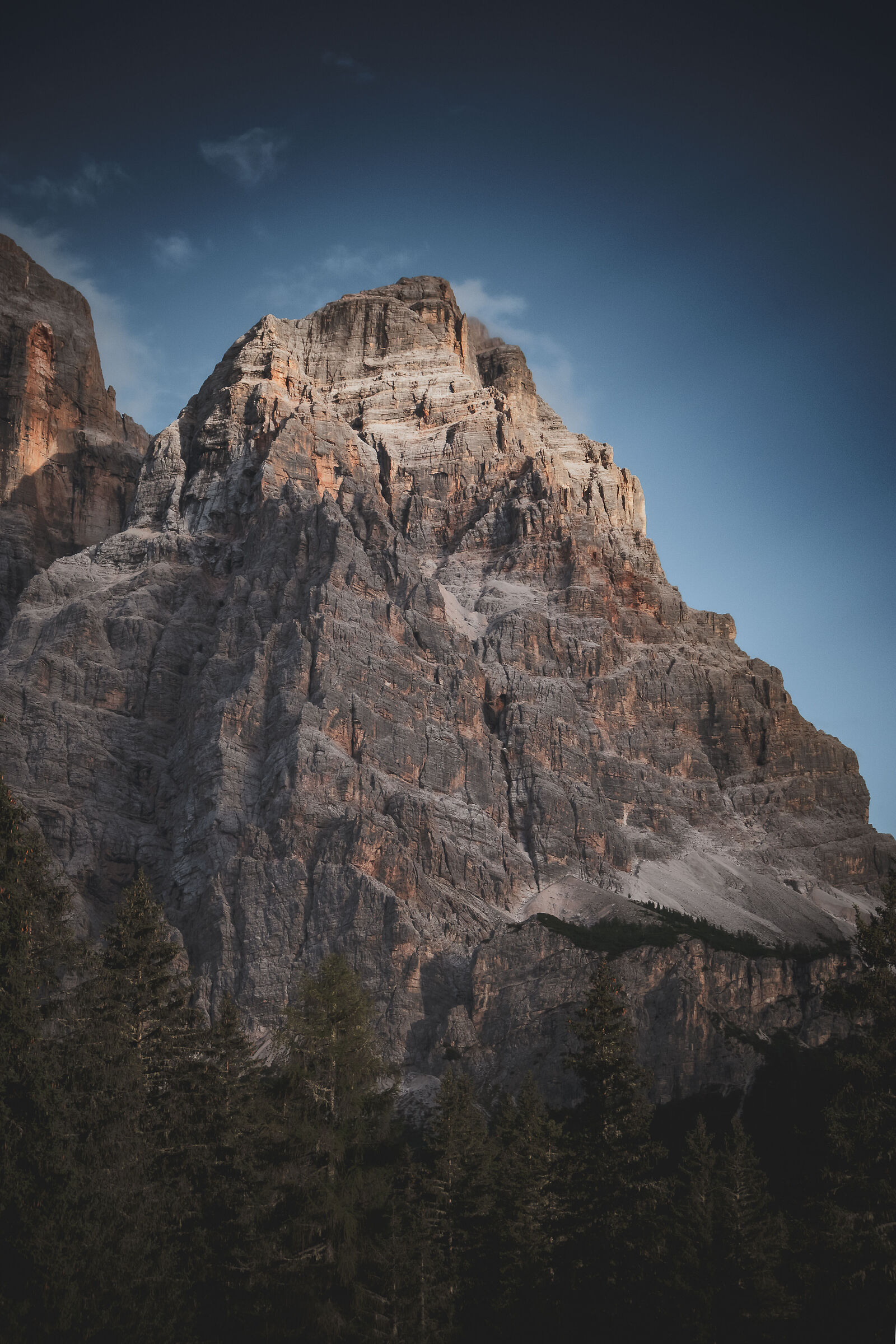 Riflettori sul Monte Pelmo