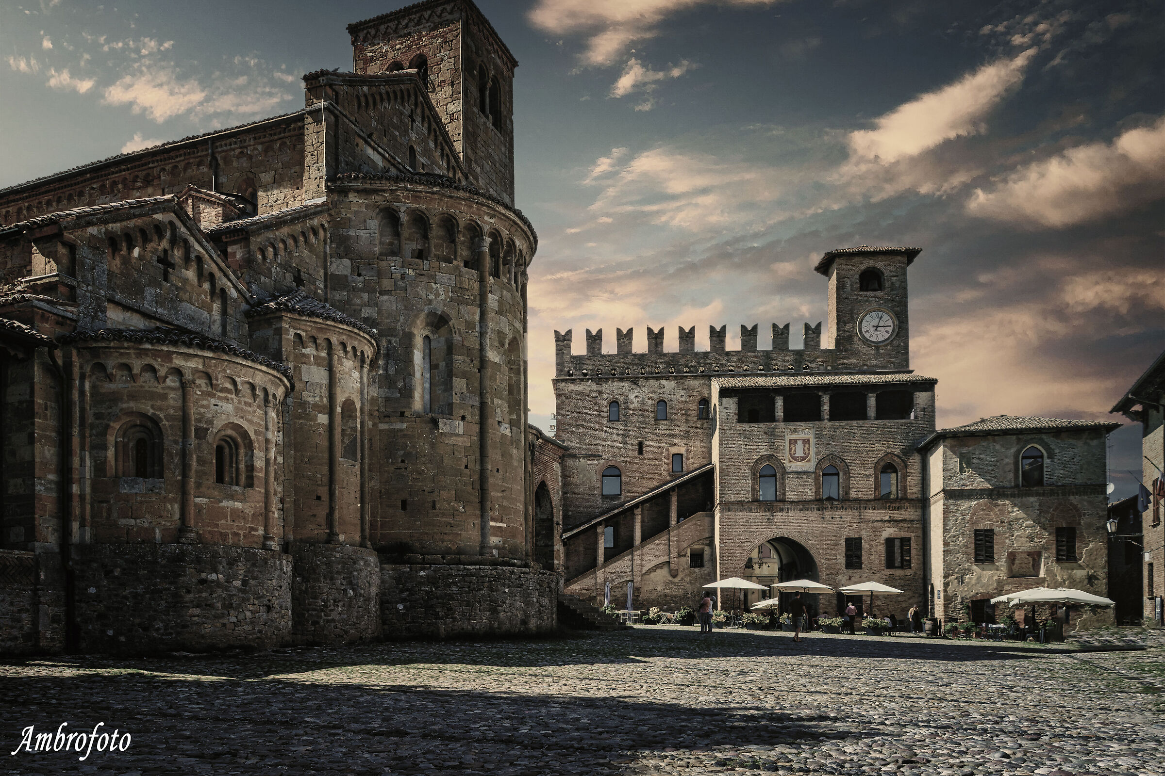 Piazza ducale (Castell'Arquato)
